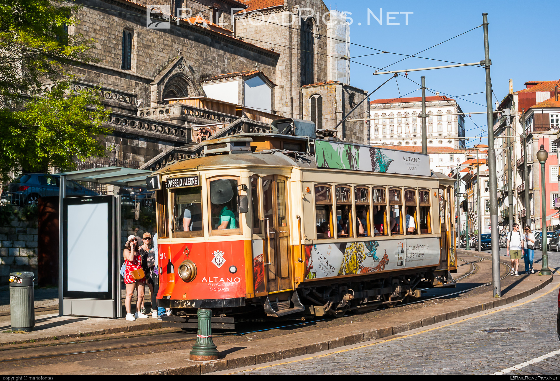 Brill 28 PS - 213 operated by Sociedade de Transportes Colectivos do Porto (STCP) #SociedadeDeTransportesColectivosDoPorto #brill #brill28ps #stcp #tram