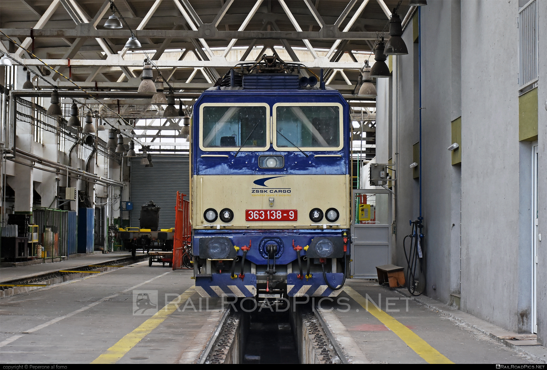 Škoda 69E - 363 138-9 operated by Železničná Spoločnost' Cargo Slovakia a.s. #ZeleznicnaSpolocnostCargoSlovakia #es4991 #eso #hangar #locomotive363 #skoda #skoda69e #zsskcargo