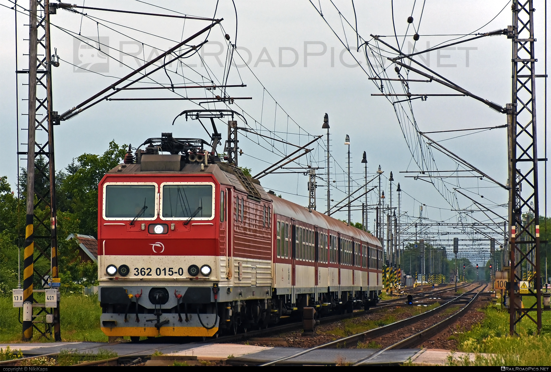 Škoda 69Er - 362 015-0 operated by Železničná Spoločnost' Slovensko, a.s. #ZeleznicnaSpolocnostSlovensko #eso #locomotive362 #rychleeso #skoda #skoda69er #zssk
