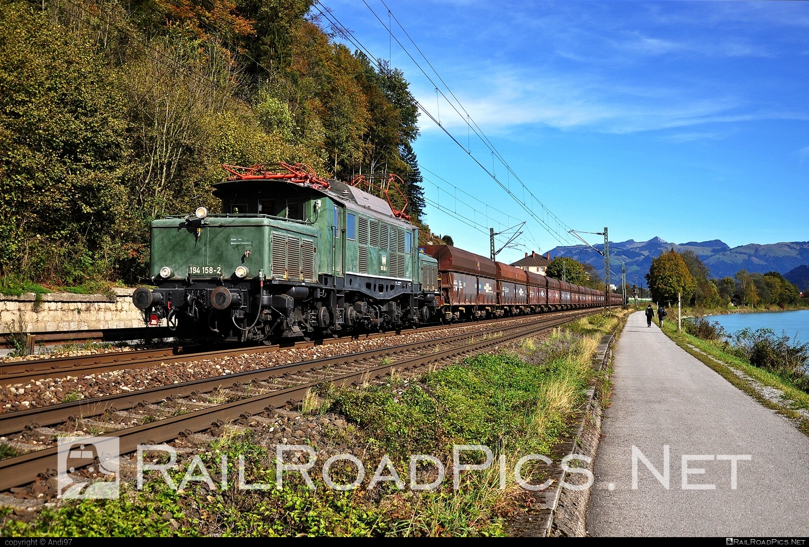 DRG Class E 94 - 194 158-2 operated by Rail 4U-Eisenbahndienstleistungen #drgClassE94 #grunesKrokodil #hopperwagon #rail4u #railu