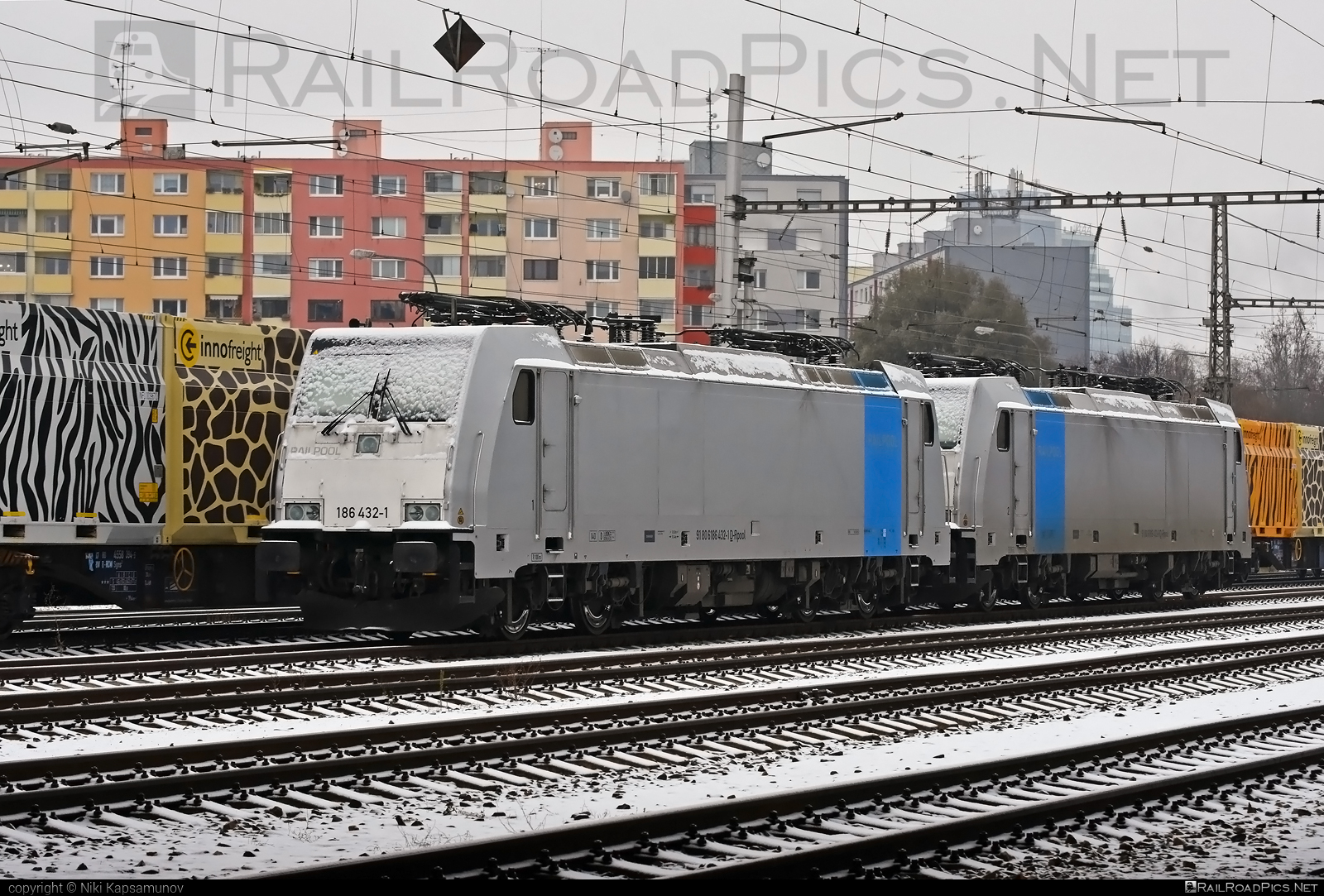 Bombardier TRAXX F140 MS - 186 432-1 operated by METRANS Rail s.r.o. #bombardier #bombardiertraxx #hhla #metrans #metransrail #railpool #railpoolgmbh #traxx #traxxf140 #traxxf140ms