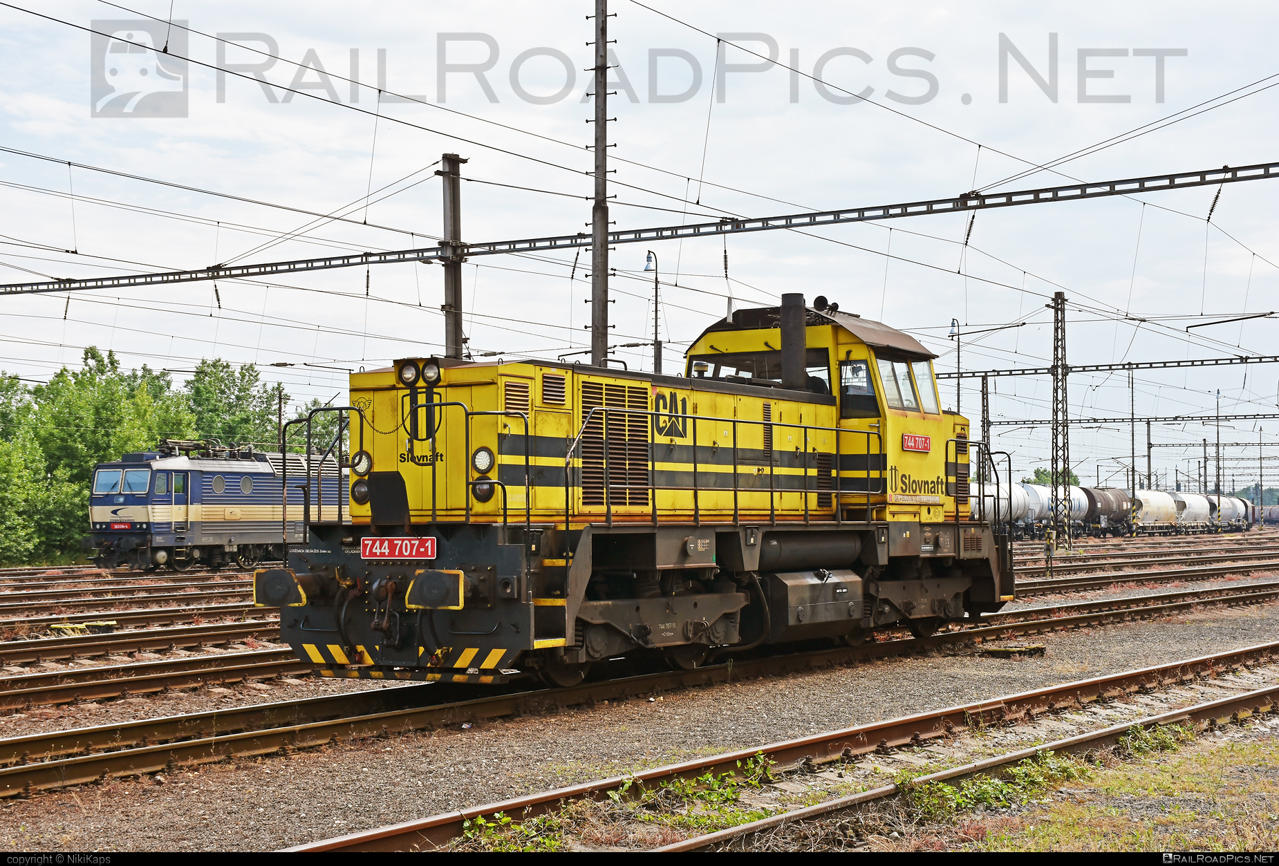 744 707-1 - ŽOS Zvolen Class 744.7 operated by SLOVNAFT, a.s.