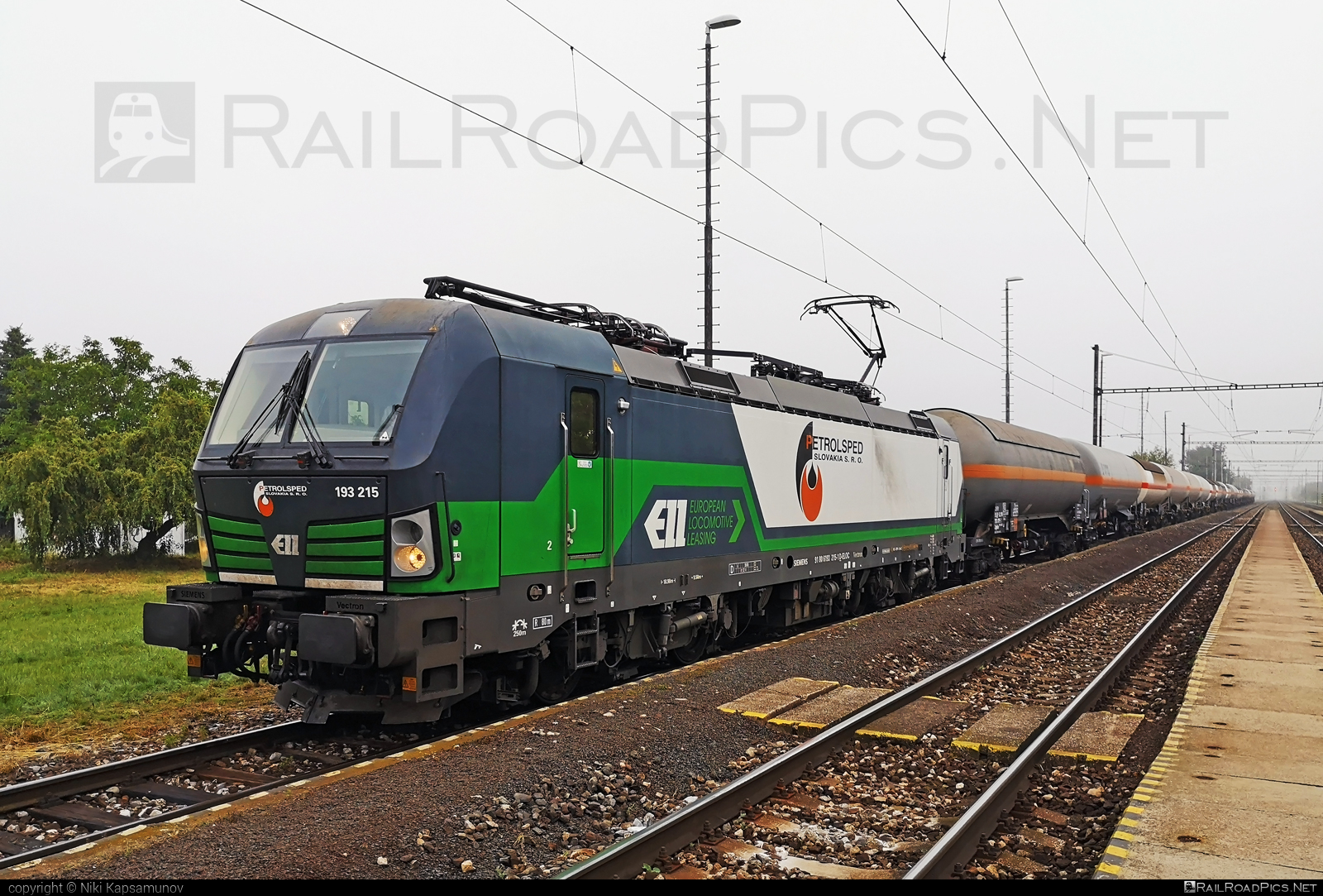 Siemens Vectron MS - 193 215 operated by PETROLSPED Slovakia s.r.o. #ell #ellgermany #eloc #europeanlocomotiveleasing #kesselwagen #petrolsped #petrolspedSlovakia #petrolspedSlovakiaSro #railLog #railLogSro #siemens #siemensvectron #siemensvectronms #tankwagon #vectron #vectronms