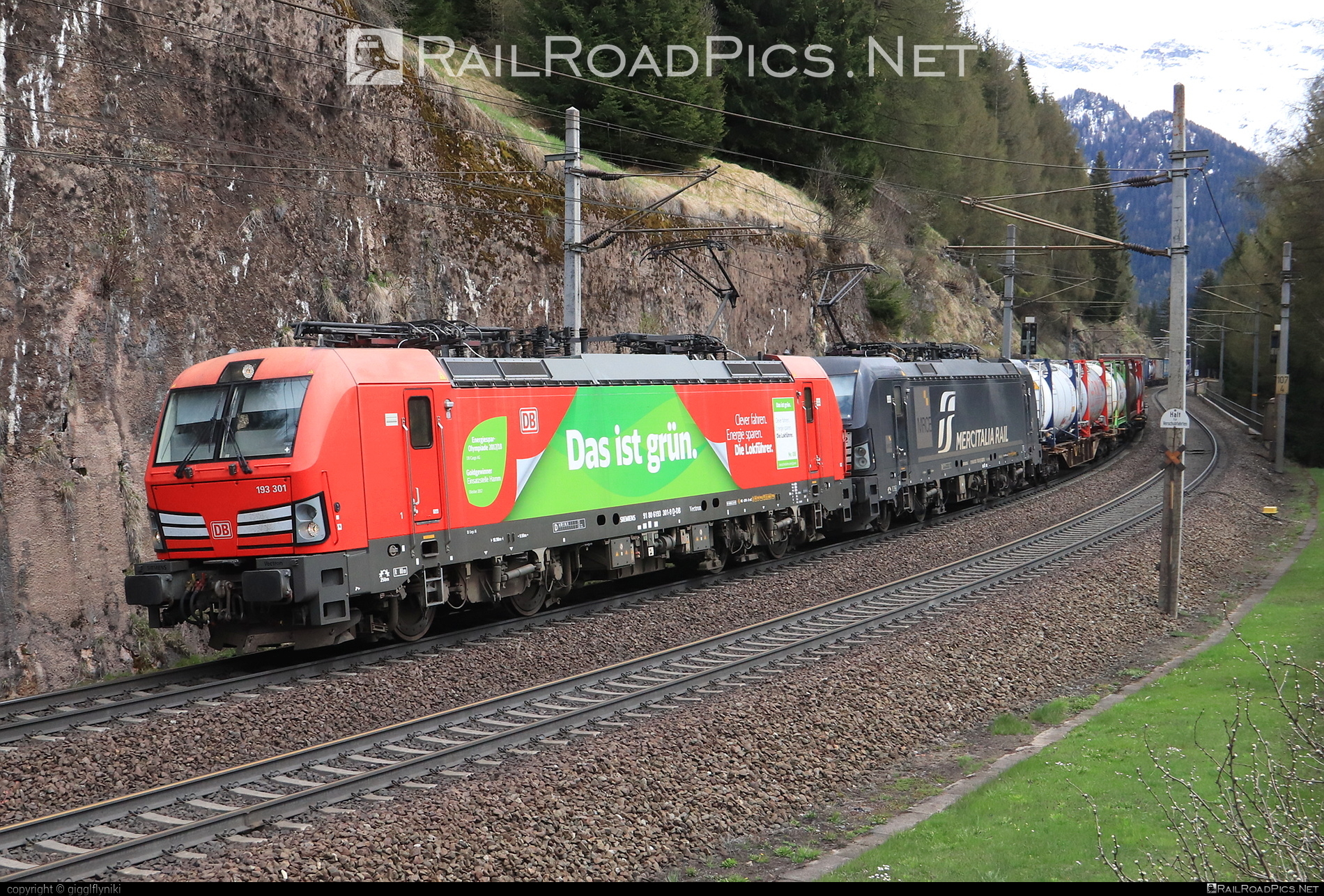 Siemens Vectron MS - 193 301 operated by DB Cargo AG #db #dbcargo #dbcargoag #deutschebahn #flatwagon #siemens #siemensVectron #siemensVectronMS #vectron #vectronMS