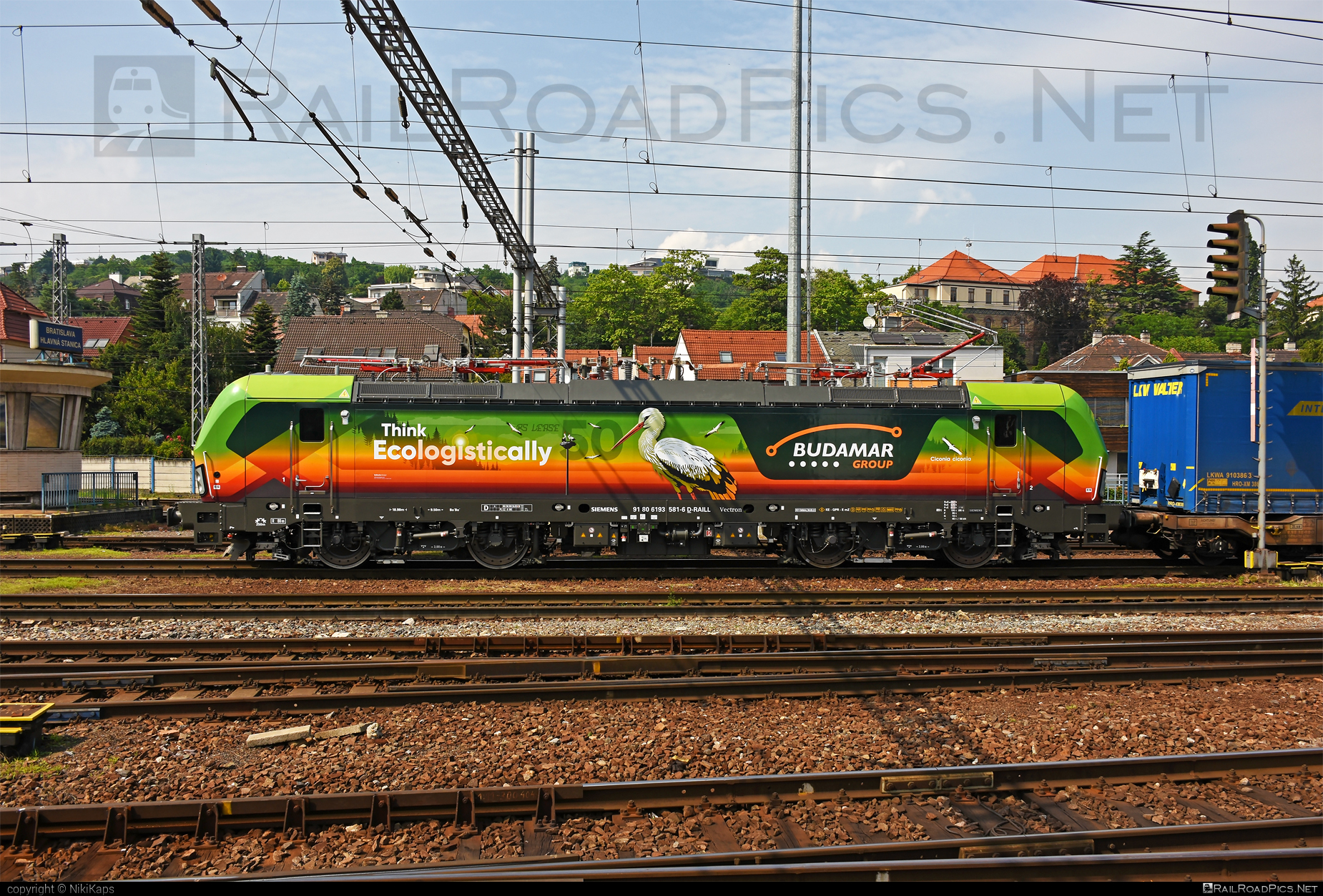Siemens Vectron MS - 193 581-6 operated by LOKORAIL, a.s. #RollingStockLease #RollingStockLeaseSro #budamar #lokorail #lrl #raill #siemens #siemensVectron #siemensVectronMS #vectron #vectronMS