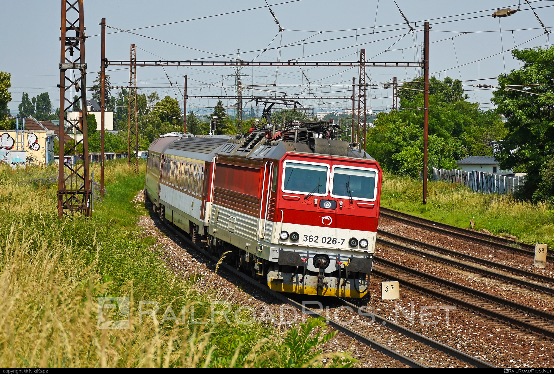 Škoda 69Er - 362 026-7 operated by Železničná Spoločnost' Slovensko, a.s. #ZeleznicnaSpolocnostSlovensko #eso #locomotive362 #rychleeso #skoda #skoda69er #zssk