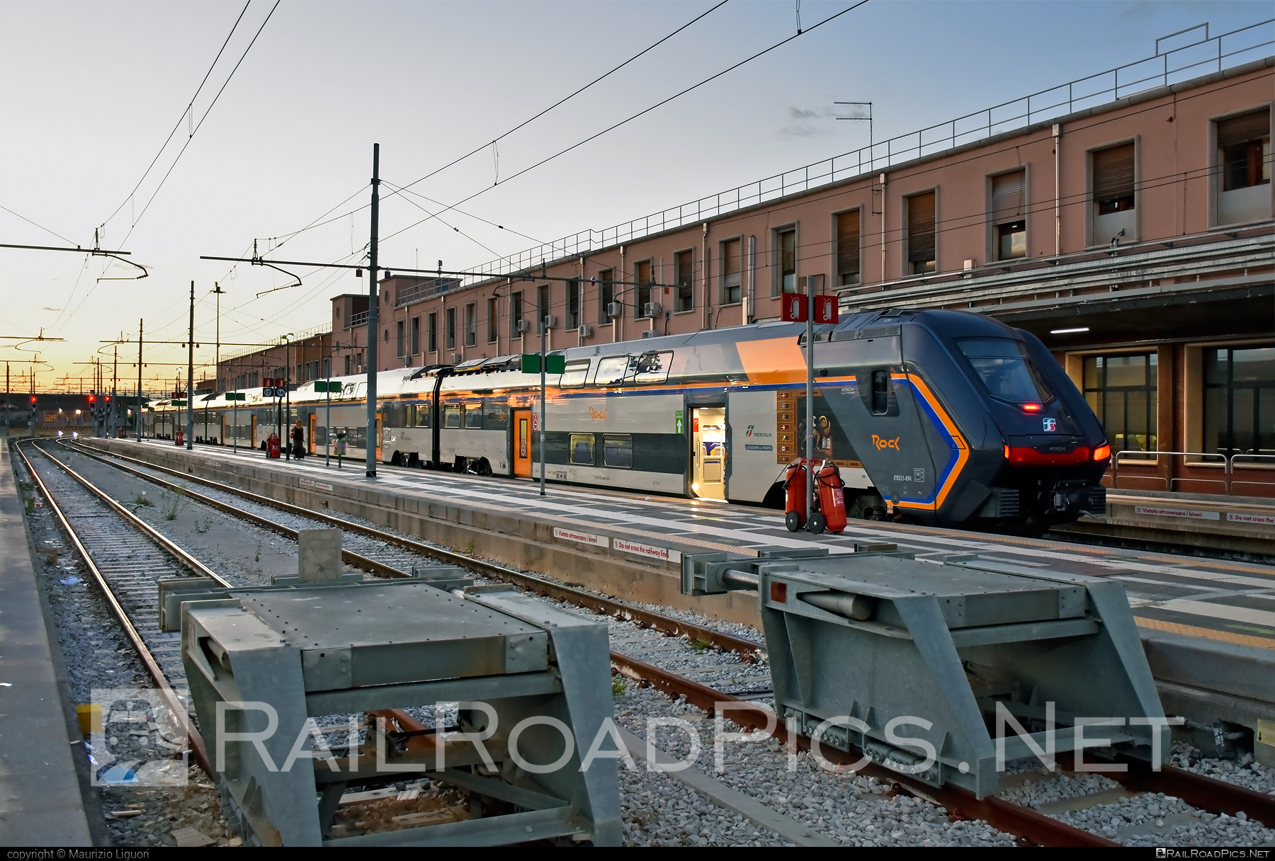 Hitachi Rail Italy Caravaggio - 521 094 operated by Trenitalia S.p.A. #HitachiRailItaly #ferroviedellostato #fs #fsitaliane #hitachicaravaggio #rock #traincaravaggio #trenicaravaggio #trenirock #trenitalia #trenitaliarock #trenitaliaspa