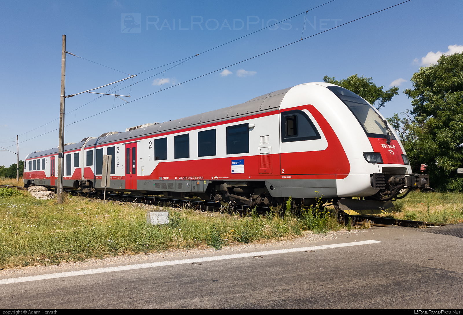 ŽOS Vrútky Class 861.0 - 861 105-9 operated by Železničná Spoločnost' Slovensko, a.s. #ZeleznicnaSpolocnostSlovensko #dunihlav #husenica #zosvrutky #zosvrutky861 #zosvrutky8610 #zssk #zssk861 #zssk8610