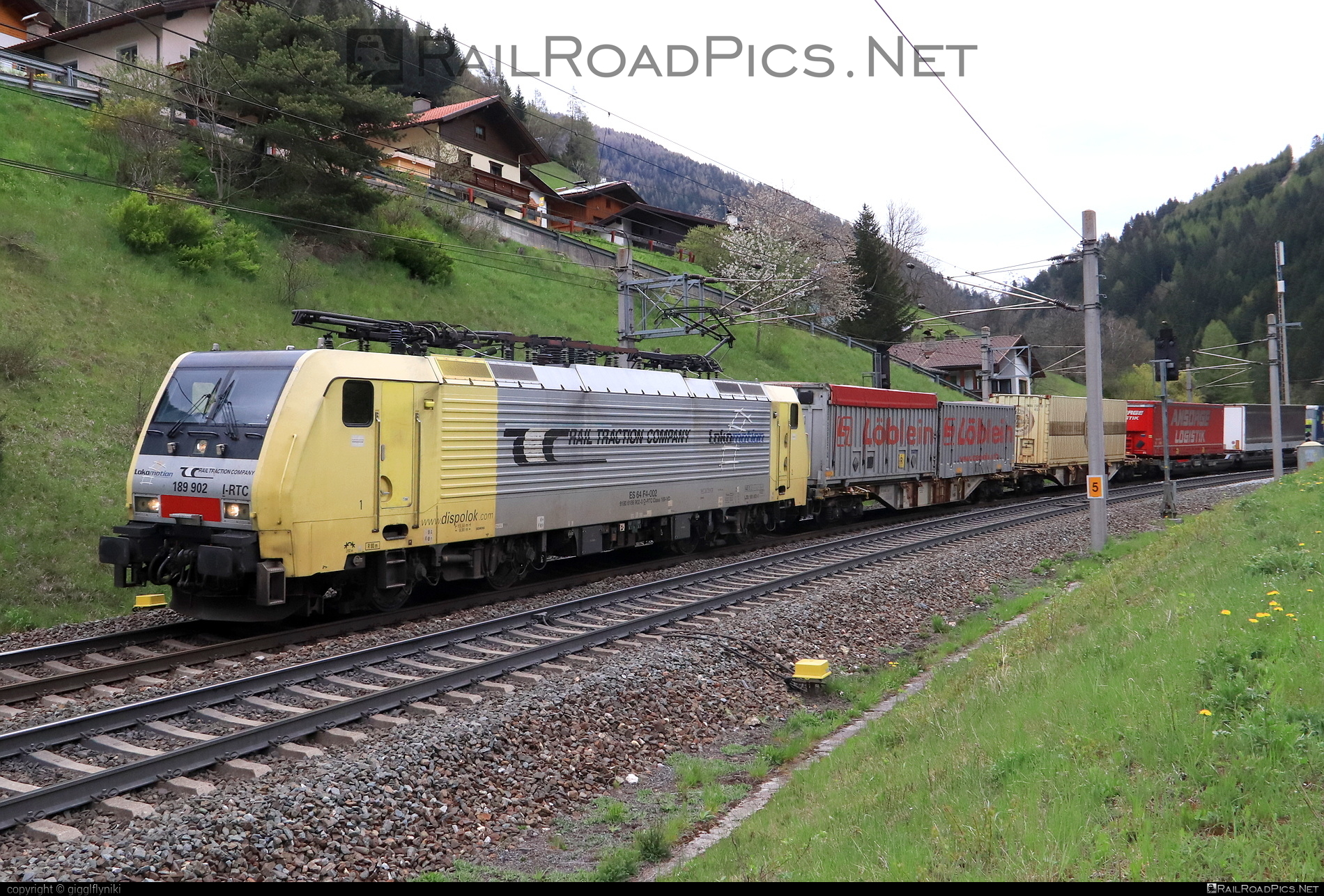 Siemens ES 64 F4 189 902 operated by Rail Traction Company taken by