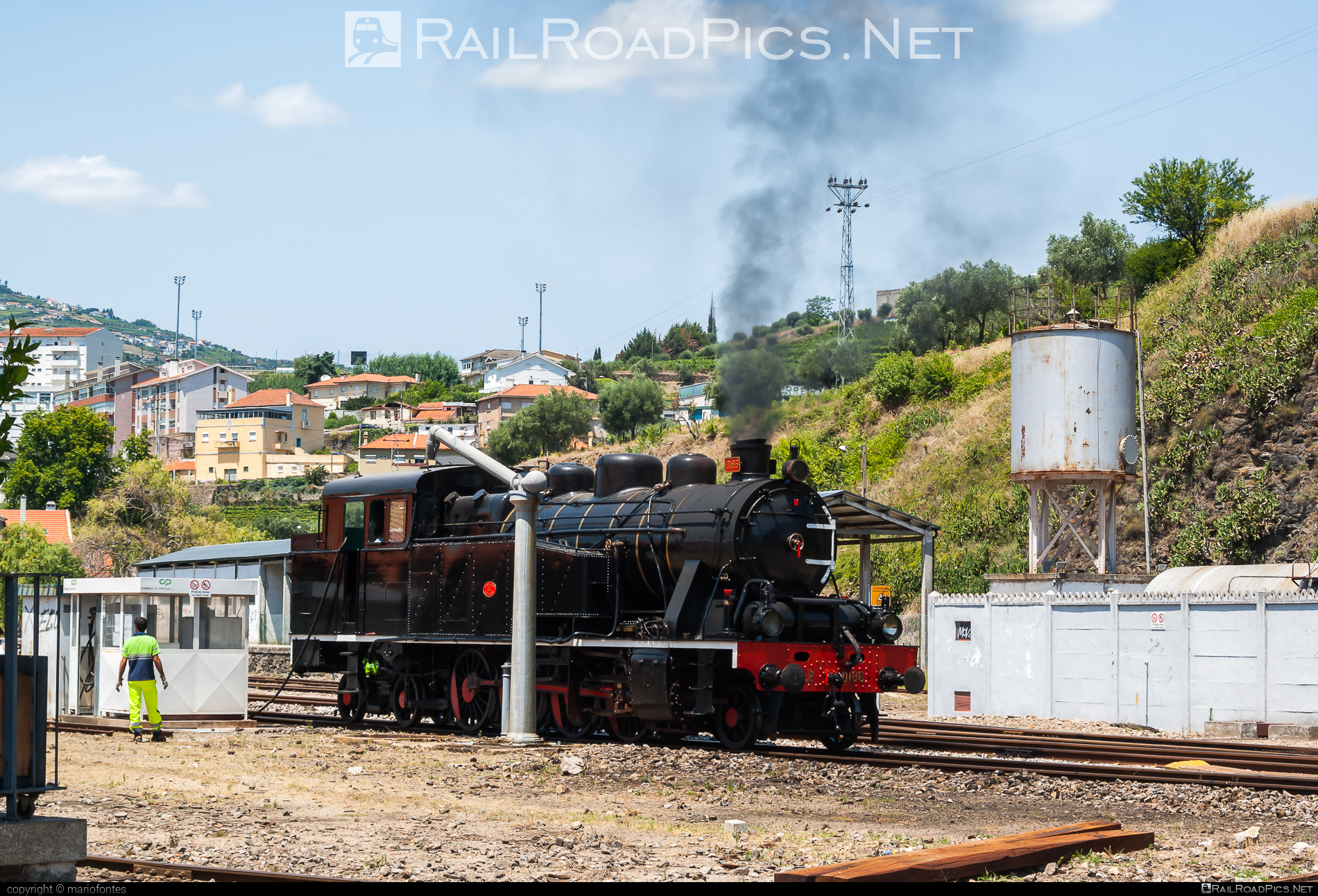 Henschel & Sohn CP Class 0180 - C.P. 0186 operated by CP - Comboios de Portugal, E.P.E. #HenschelAndSon #HenschelUndSohn #comboiosDePortugal #comboiosDePortugalEPE #cpClass0180 #henschelClass0180
