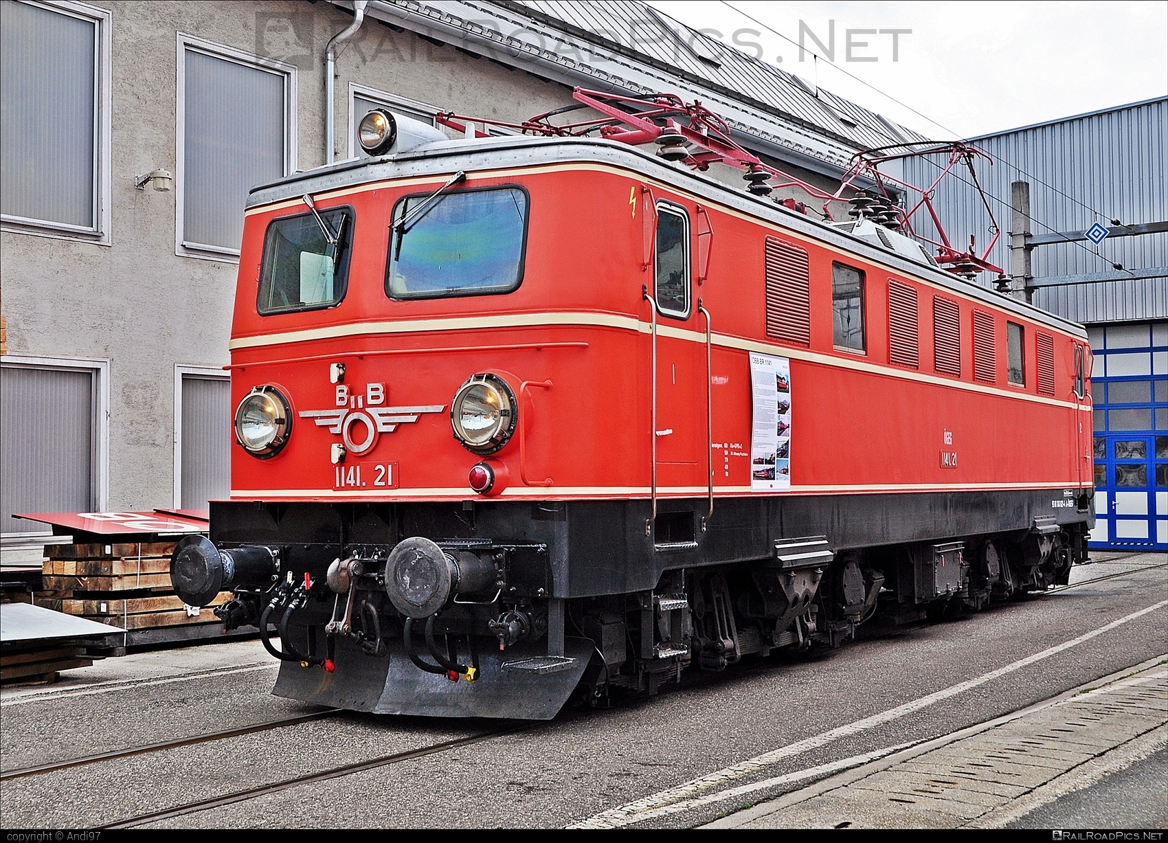 ÖBB Class 1141 - 1141 021 operated by Österreichische Gesellschaft für Eisenbahngeschichte (ÖGEG) #obbClass1141 #ogeg