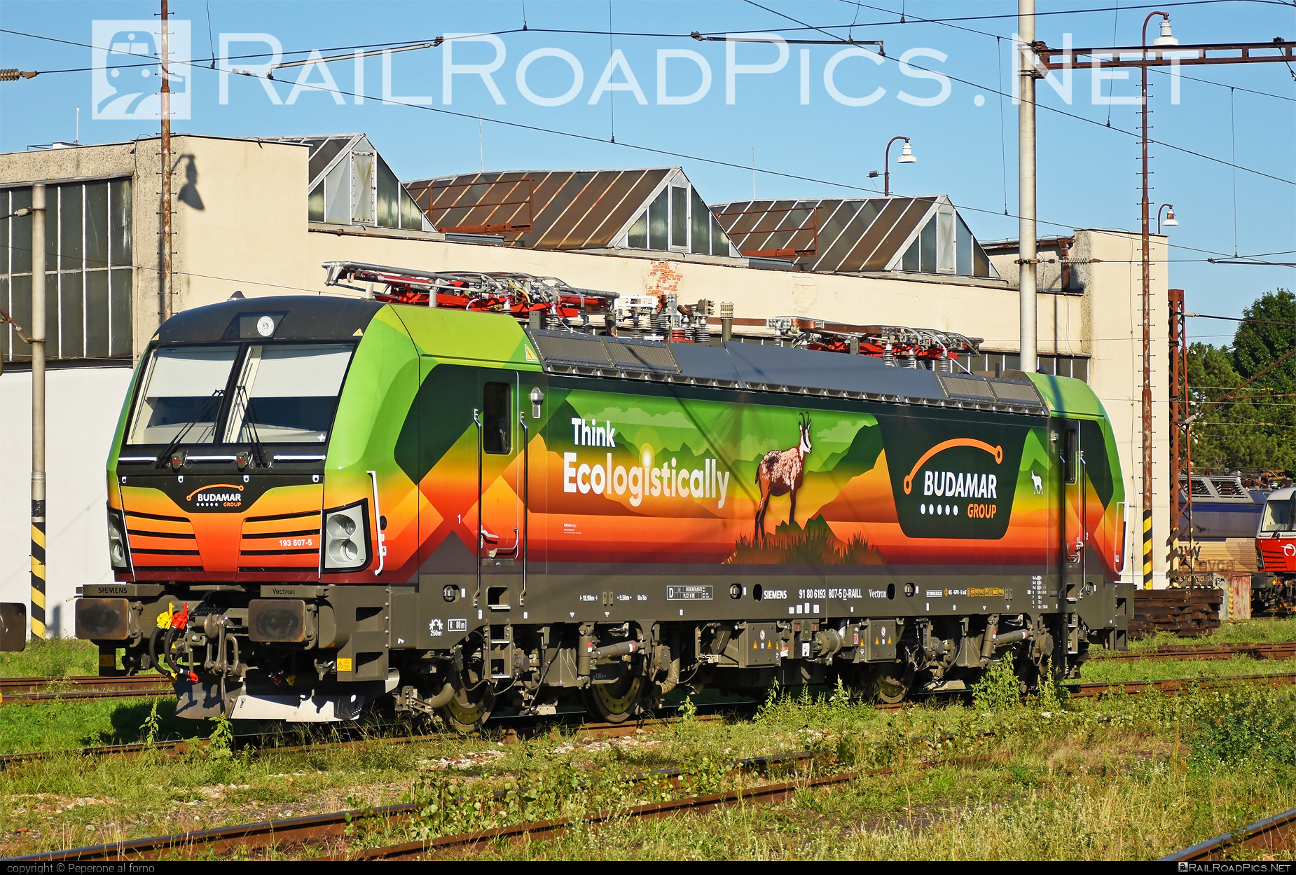 Siemens Vectron MS - 193 807-5 operated by LOKORAIL, a.s. #RollingStockLease #RollingStockLeaseSro #budamar #lokorail #lrl #raill #siemens #siemensVectron #siemensVectronMS #vectron #vectronMS