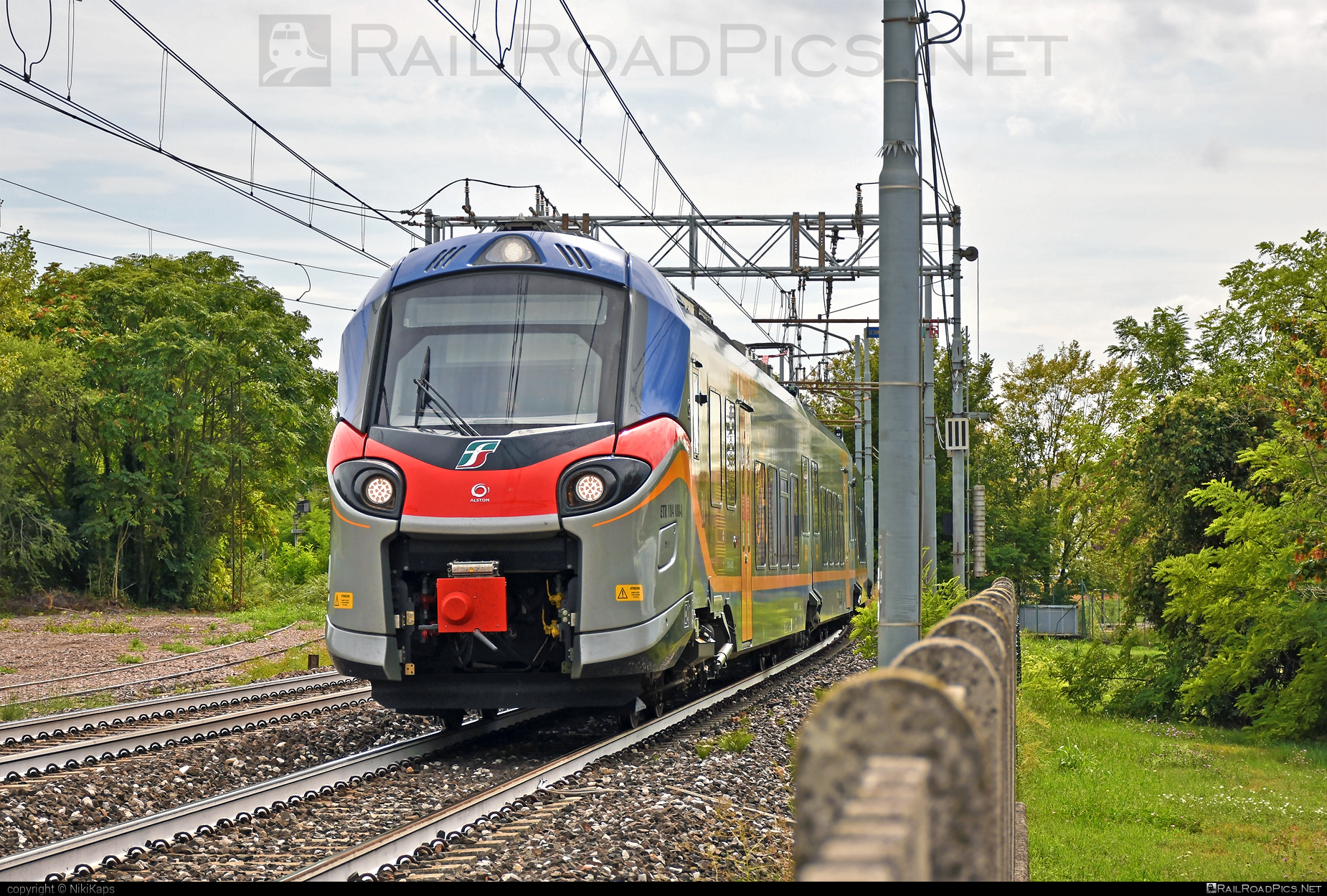 Alstom Coradia Stream ”Pop” - ETR 104 088-A operated by Trenitalia S.p.A. #alstom #alstomCoradia #coradia #coradiaStream #coradiaStreamPop #ferroviedellostato #fs #fsitaliane #pop #trenitalia #trenitaliaspa
