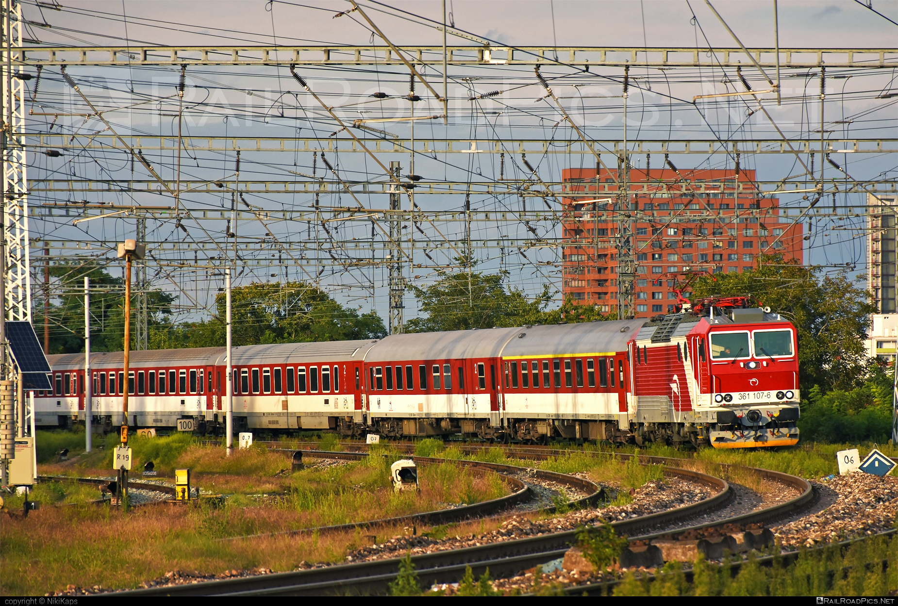 ŽOS Vrútky Class 361.1 - 361 107-6 operated by Železničná Spoločnost' Slovensko, a.s. #ZeleznicnaSpolocnostSlovensko #locomotive361 #locomotive3611 #zosvrutky #zssk
