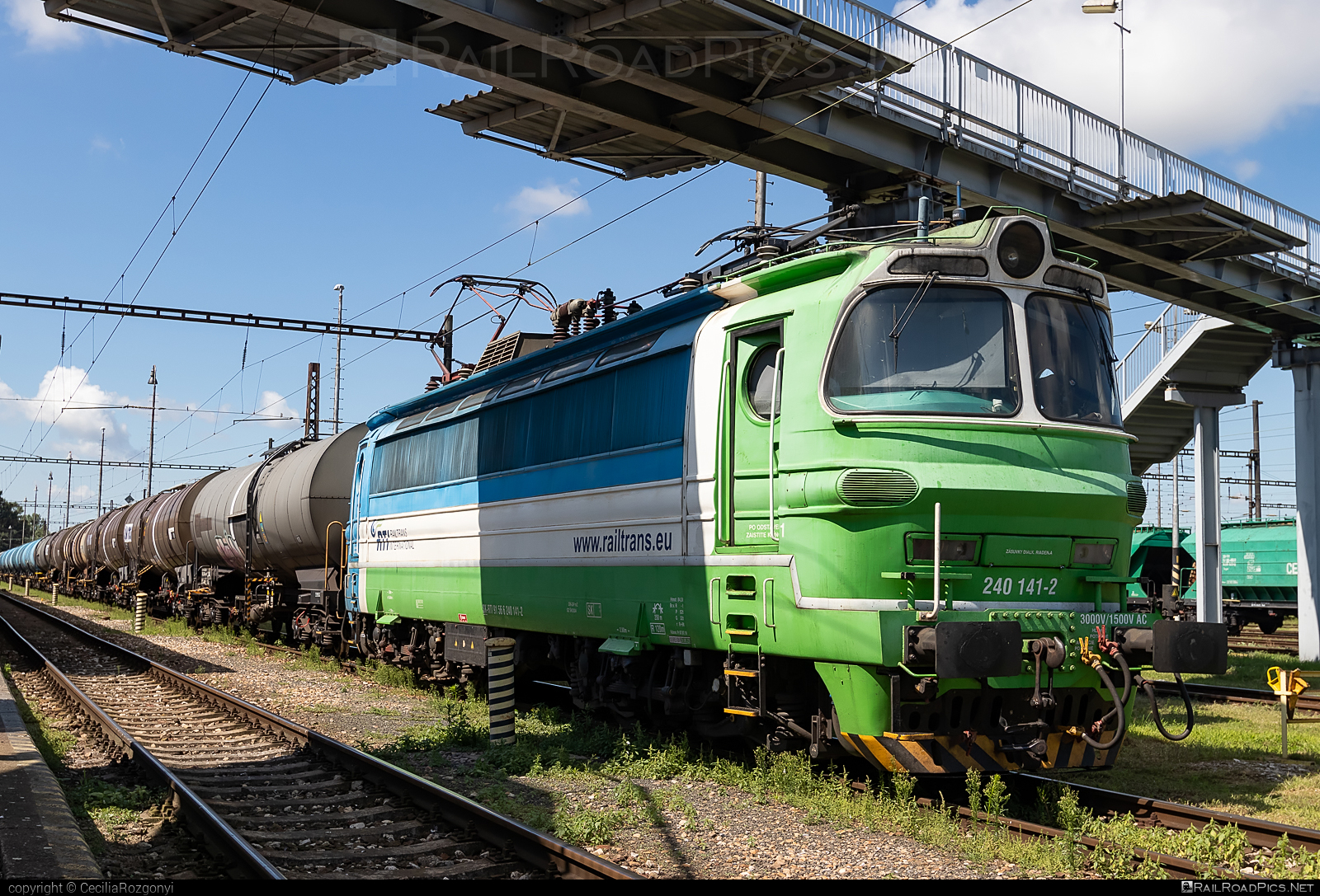 Škoda 47E - 240 141-2 operated by Railtrans International, s.r.o #RailtransInternational #kesselwagen #laminatka #locomotive240 #rti #skoda #skoda47e #tankwagon