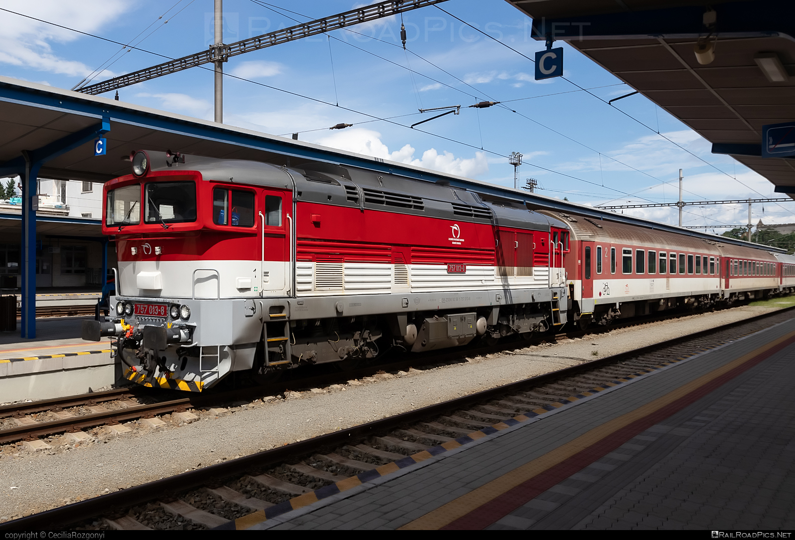 ŽOS Zvolen Class 757 - 757 013-8 operated by Železničná Spoločnost' Slovensko, a.s. #ZeleznicnaSpolocnostSlovensko #brejlovec #locomotiveclass757 #okuliarnik #zoszvolen #zssk