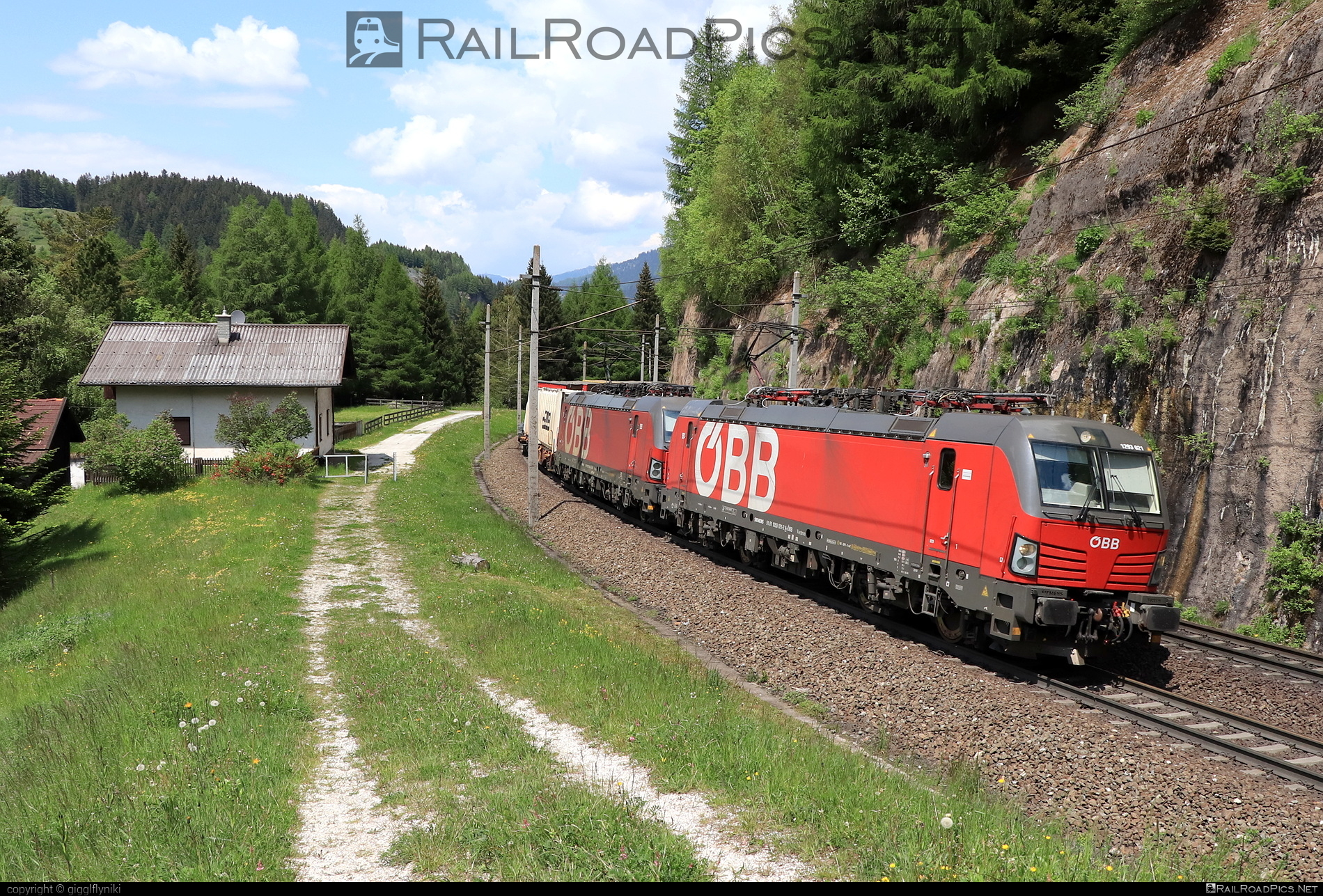 Siemens Vectron MS - 1293 021 operated by Rail Cargo Austria AG #obb #osterreichischebundesbahnen #rcw #siemens #siemensVectron #siemensVectronMS #vectron #vectronMS