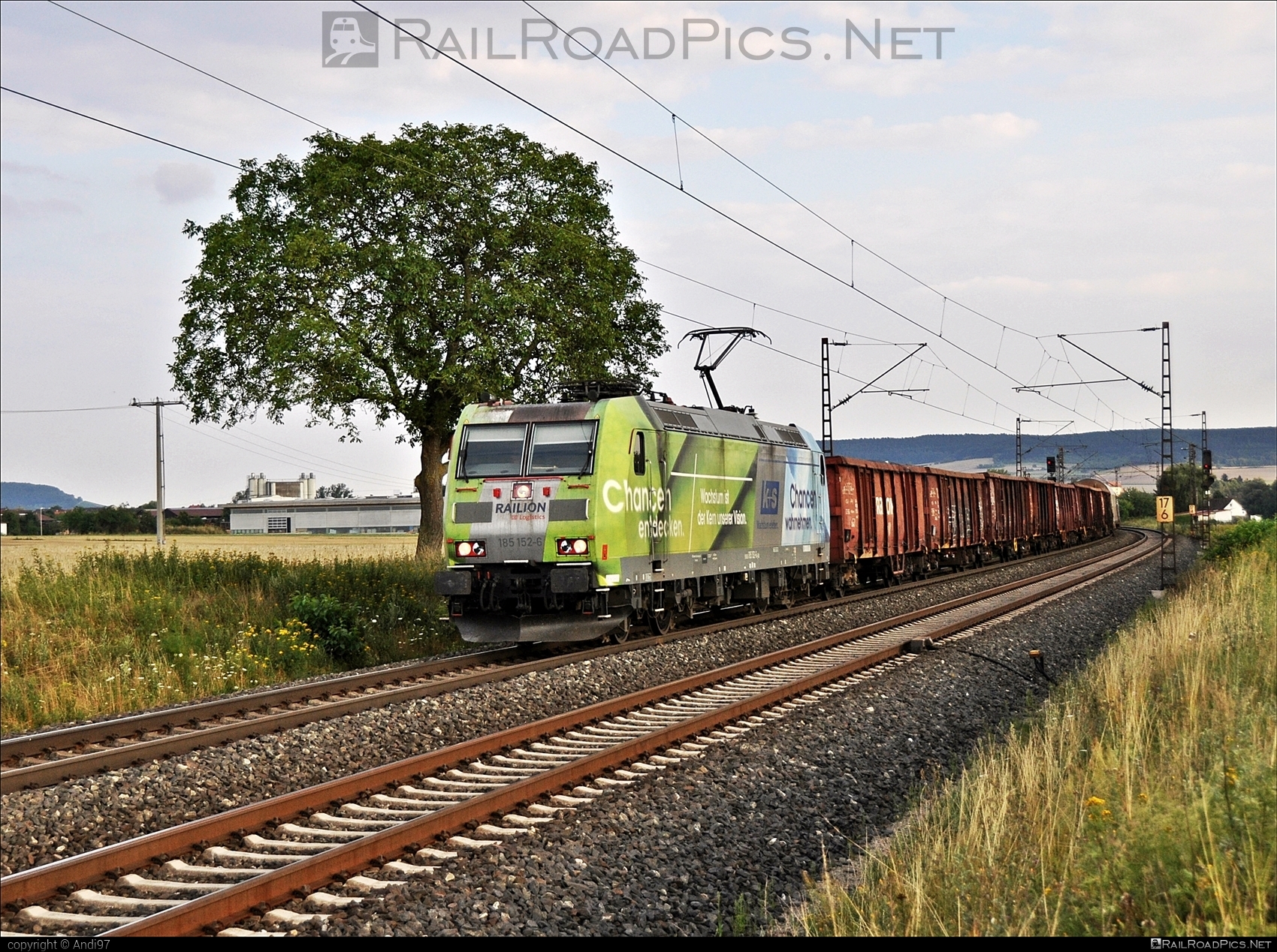 Bombardier TRAXX F140 AC1 - 185 152 operated by DB Cargo AG #bombardier #bombardiertraxx #db #dbcargo #dbcargoag #deutschebahn #openwagon #traxx #traxxf140 #traxxf140ac #traxxf140ac1