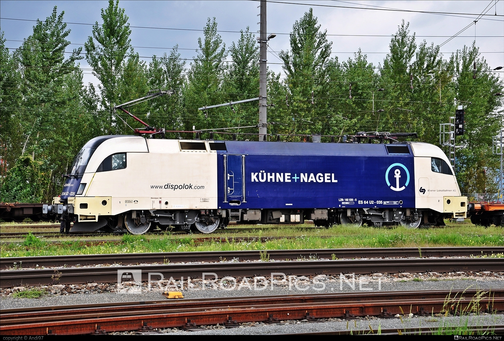 Siemens ES 64 U2 - 182 535 operated by Wiener Lokalbahnen Cargo GmbH #dispolok #es64 #es64u2 #eurosprinter #kuehneundnagel #mitsuirailcapitaleurope #mitsuirailcapitaleuropegmbh #mrce #siemens #siemensEs64 #siemensEs64u2 #siemenstaurus #taurus #tauruslocomotive #wienerlokalbahnencargo #wienerlokalbahnencargogmbh #wlc