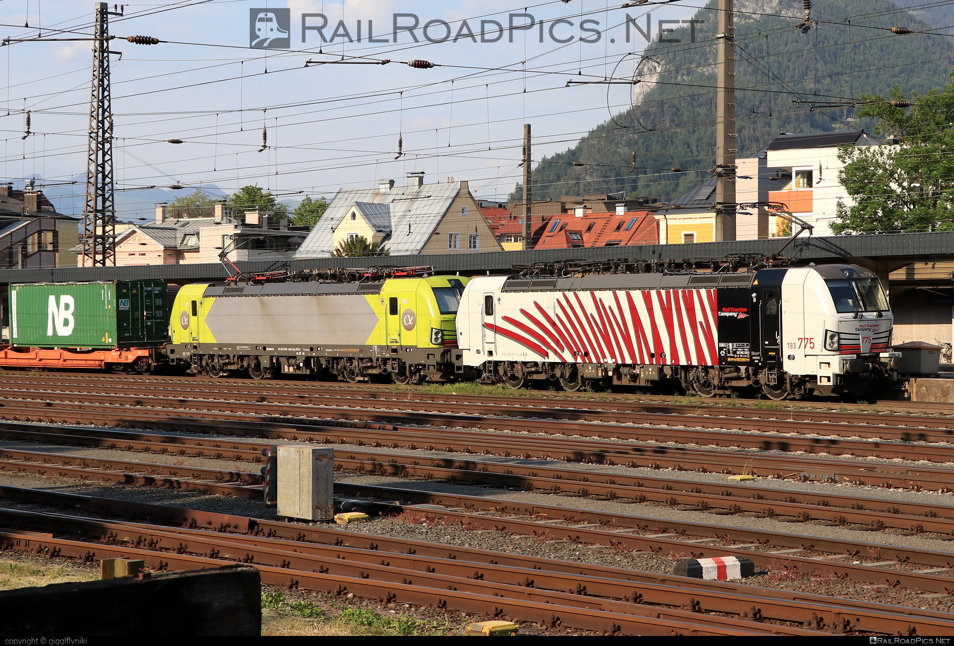 Siemens Vectron MS - 193 775 operated by Rail Traction Company #LokomotionGesellschaftFurSchienentraktion #RailTractionCompany #container #flatwagon #lokomotion #rtc #siemens #siemensVectron #siemensVectronMS #vectron #vectronMS