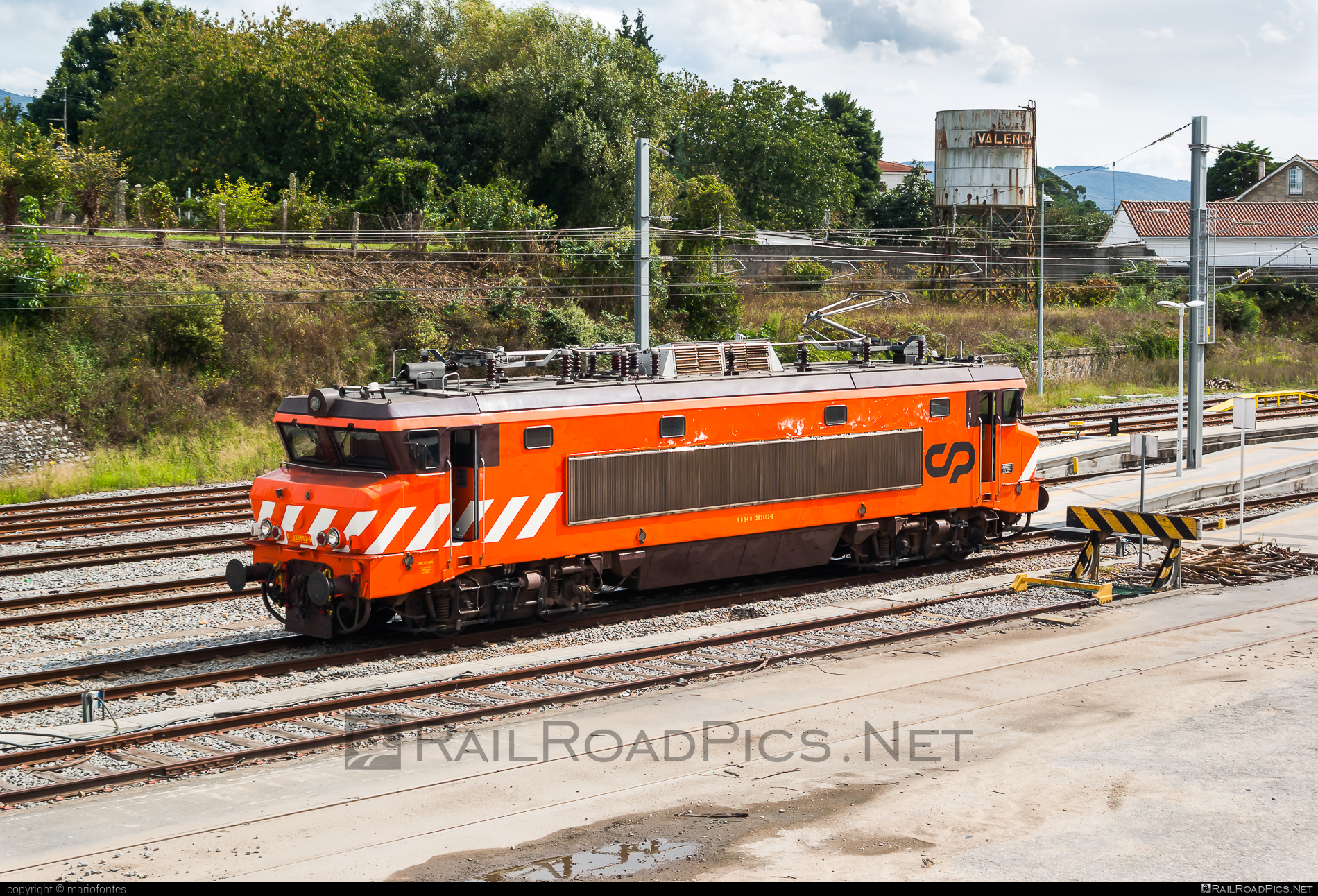 CP Class 2600 - 2602 operated by CP - Comboios de Portugal, E.P.E. #comboiosDePortugal #comboiosDePortugalEPE #cpClass2600 #nezCassee #sncfBB15000