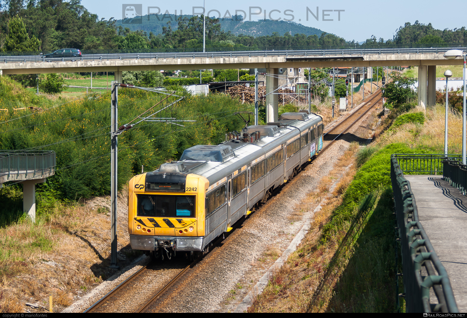 CP Class 2240 - 2242 operated by CP - Comboios de Portugal, E.P.E. #comboiosDePortugal #comboiosDePortugalEPE #cpClass2240