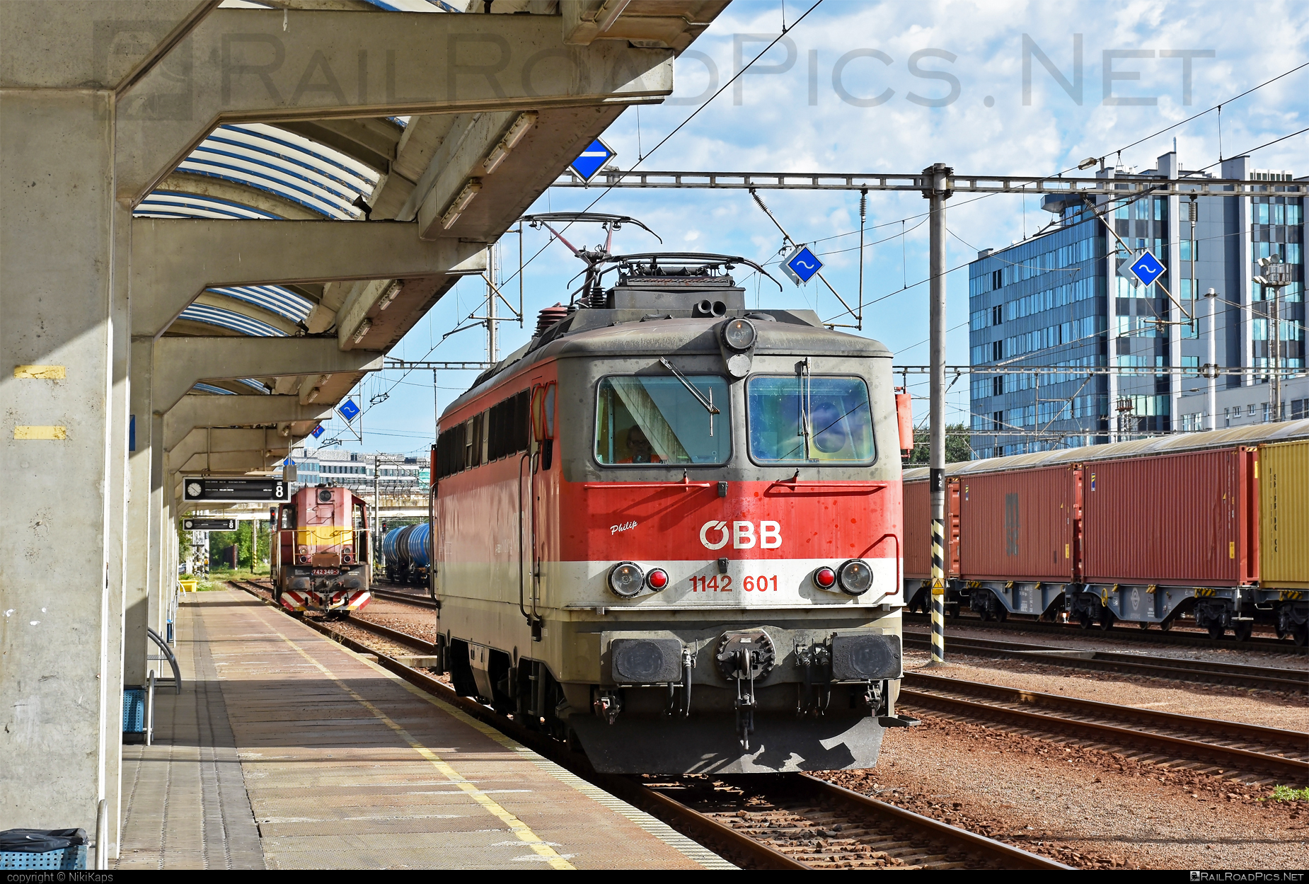 ÖBB Class 1142 - 1142 601 operated by Rail Cargo Austria AG #obb #obb1142 #obbClass1142 #osterreichischebundesbahnen #rcw #sgp1142