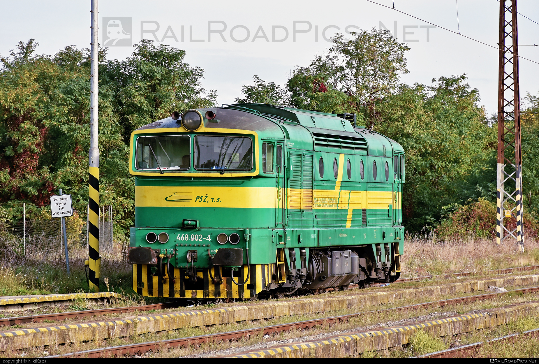ČKD T 478.3 (753) - 468 002-4 operated by Prvá Slovenská železničná, a.s. #brejlovec #ckd #ckdclass753 #ckdt4783 #locomotive753 #okuliarnik #prvaslovenskazeleznicna #prvaslovenskazeleznicnaas #psz
