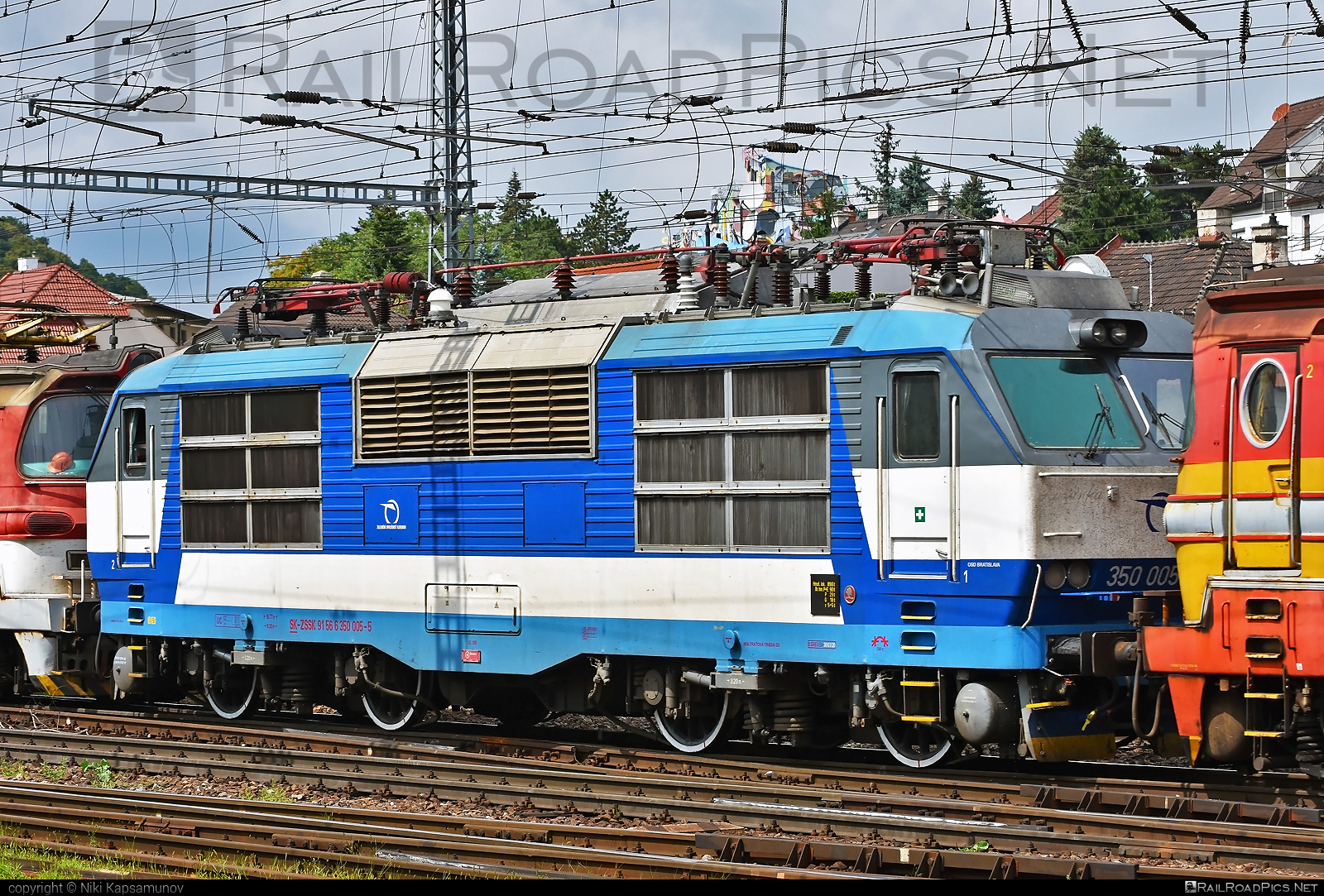 Škoda 55E - 350 005-5 operated by Železničná Spoločnost' Slovensko, a.s. #ZeleznicnaSpolocnostSlovensko #gorila #locomotive350 #skoda #skoda55e #zssk
