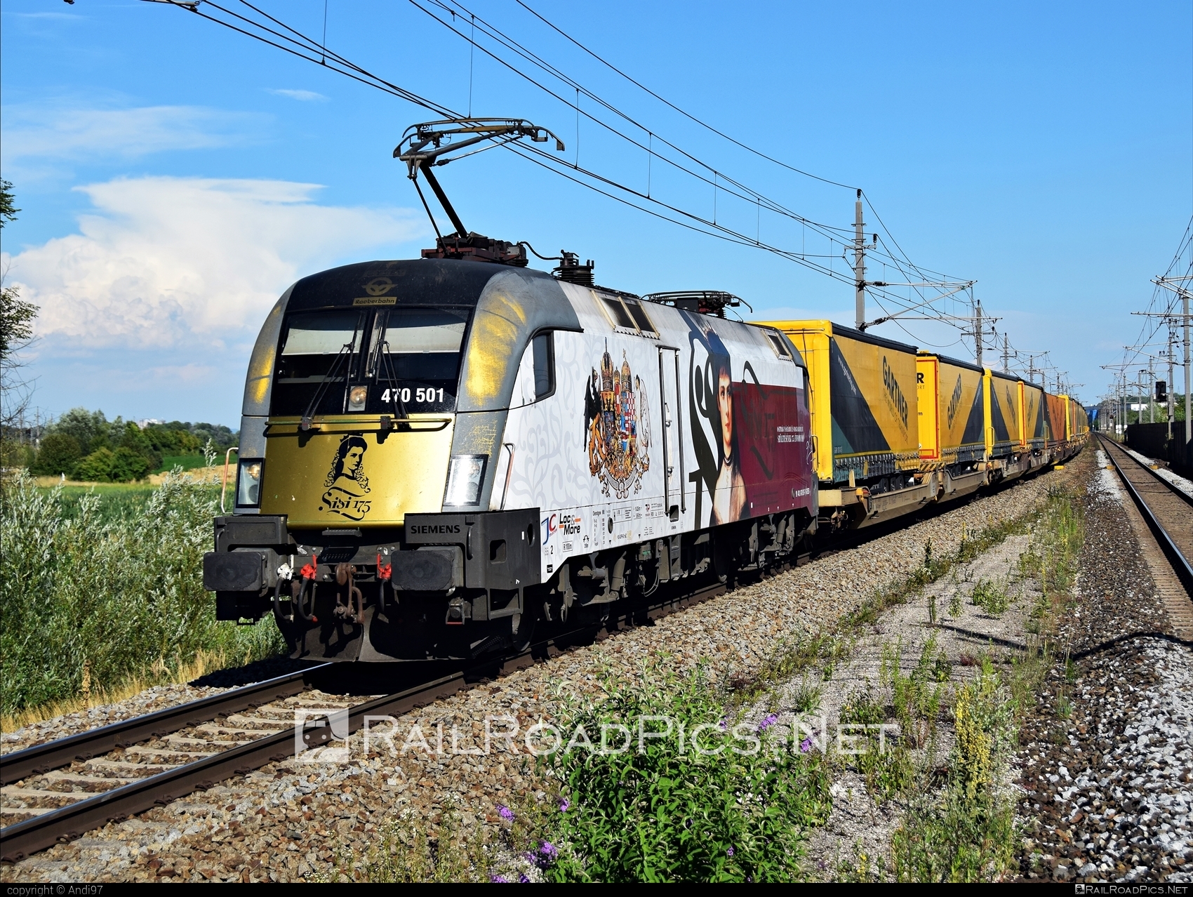 Siemens ES 64 U2 - 470 501 operated by GYSEV - Györ-Sopron-Ebenfurti Vasut Részvénytarsasag #es64 #es64u2 #eurosprinter #flatwagon #gartner #gyorsopronebenfurtivasutreszvenytarsasag #gysev #semitrailer #siemens #siemensEs64 #siemensEs64u2 #siemenstaurus #taurus #tauruslocomotive