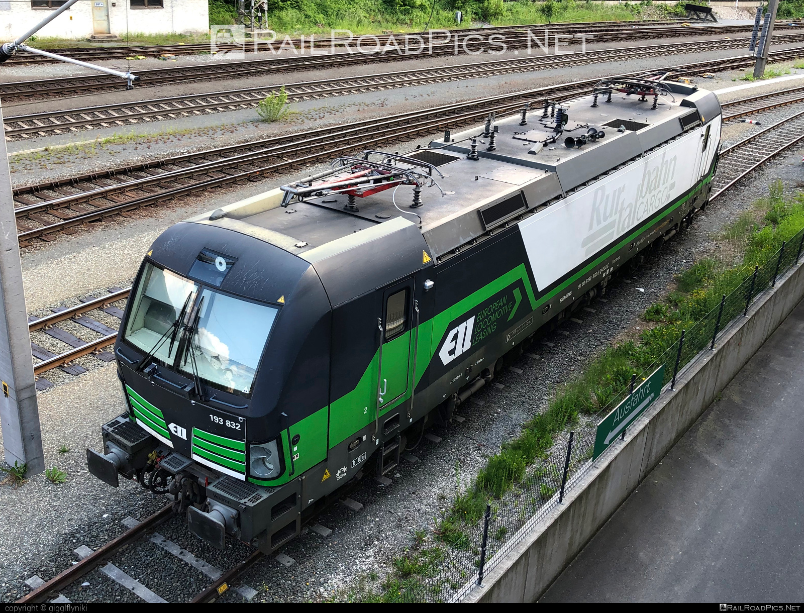 Siemens Vectron AC - 193 832 operated by Salzburger Eisenbahn Transportlogistik GmbH #SalzburgerEisenbahnTransportlogistik #SalzburgerEisenbahnTransportlogistikGmbH #ell #ellgermany #eloc #europeanlocomotiveleasing #setg #siemens #siemensVectron #siemensVectronAC #vectron #vectronAC