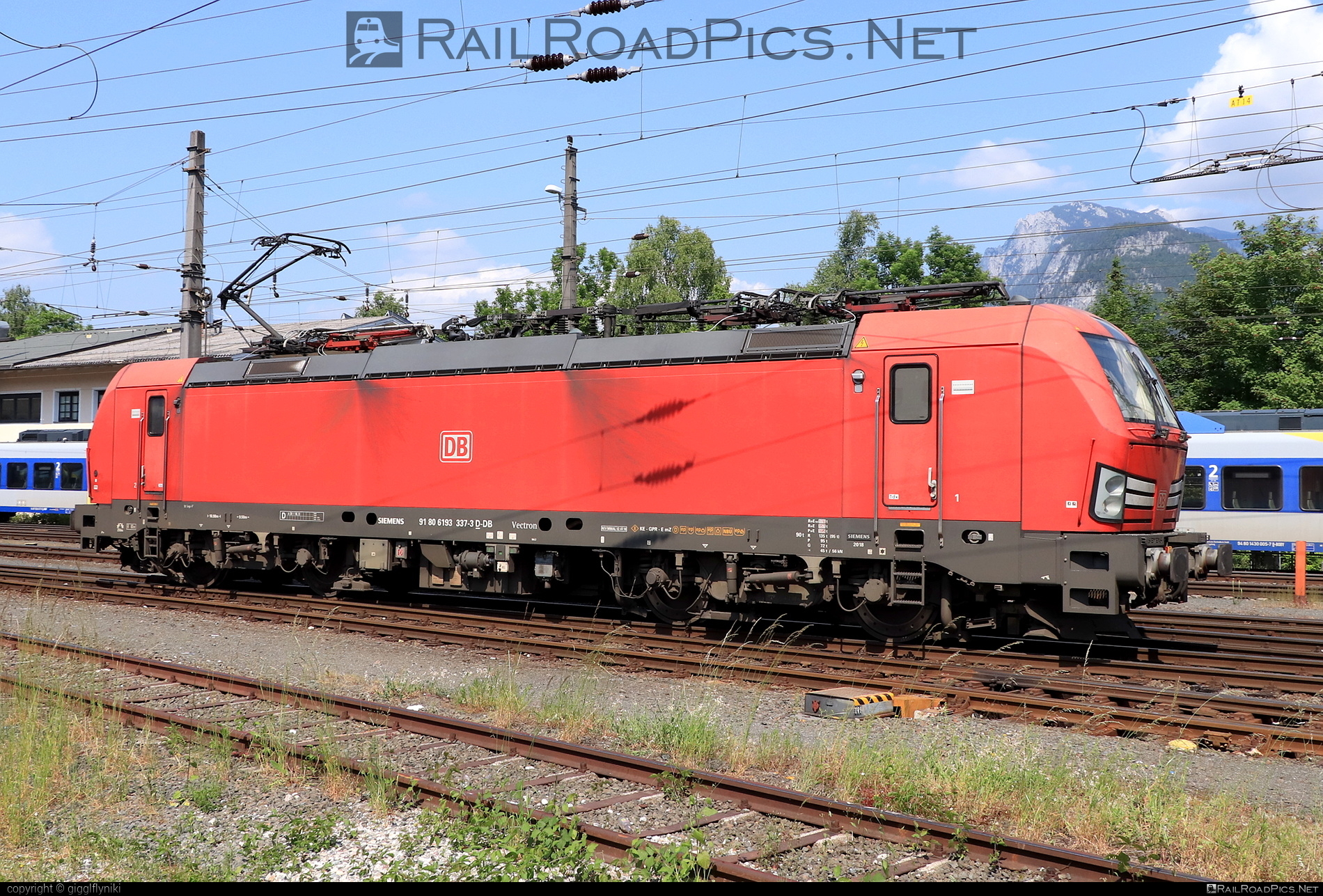 Siemens Vectron MS - 193 337 operated by DB Cargo AG #db #dbcargo #dbcargoag #deutschebahn #siemens #siemensVectron #siemensVectronMS #vectron #vectronMS