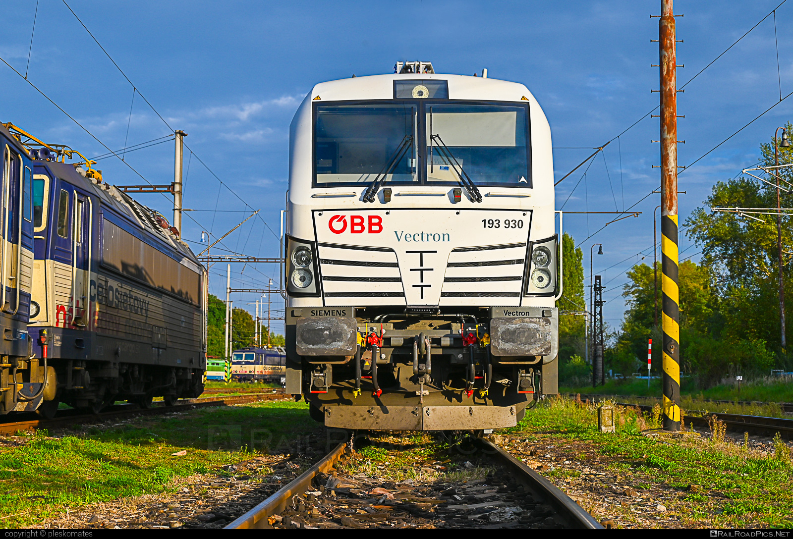Siemens Vectron AC DPM - 193 930 operated by Siemens Mobility GmbH #SiemensMobility #SiemensMobilityGmbH #obb #siemens #siemensVectron #siemensVectronACDPM #vectron #vectronACDPM