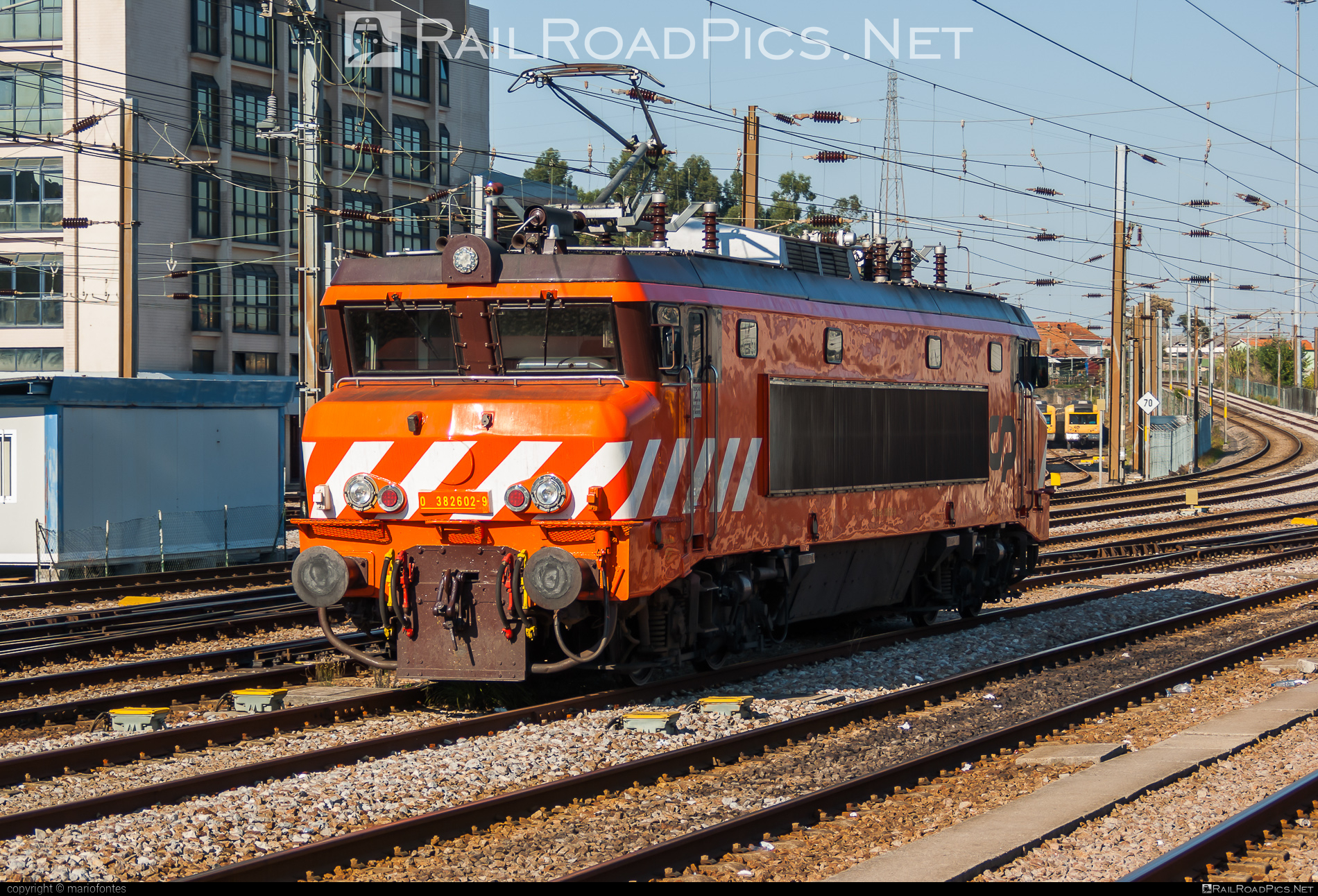 CP Class 2600 - 2602 operated by CP - Comboios de Portugal, E.P.E. #comboiosDePortugal #comboiosDePortugalEPE #cpClass2600 #nezCassee #sncfBB15000