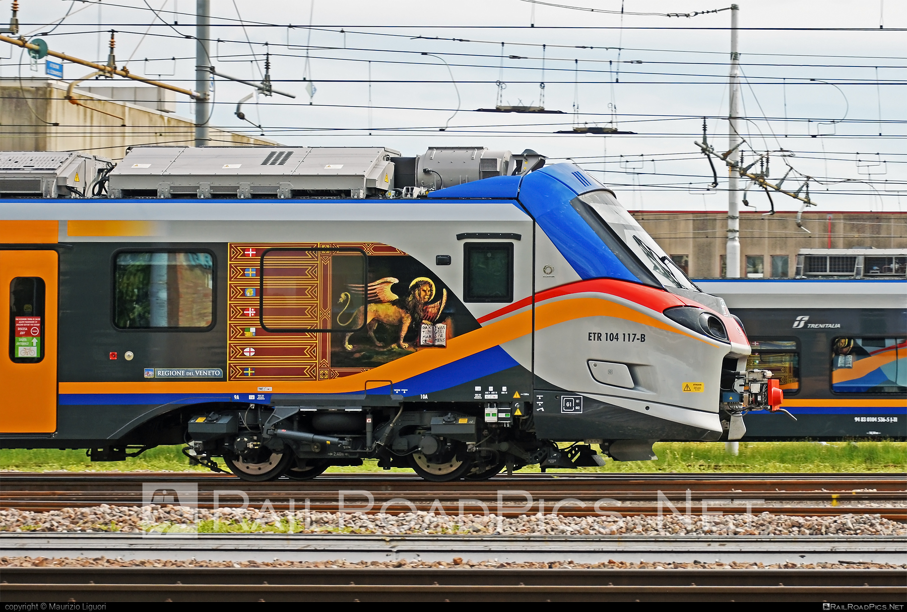 Alstom Coradia Stream ”Pop” - ETR 104 117-B operated by Trenitalia S.p.A. #alstom #alstomCoradia #coradia #coradiaStream #coradiaStreamPop #ferroviedellostato #fs #fsitaliane #pop #trenitalia #trenitaliaspa