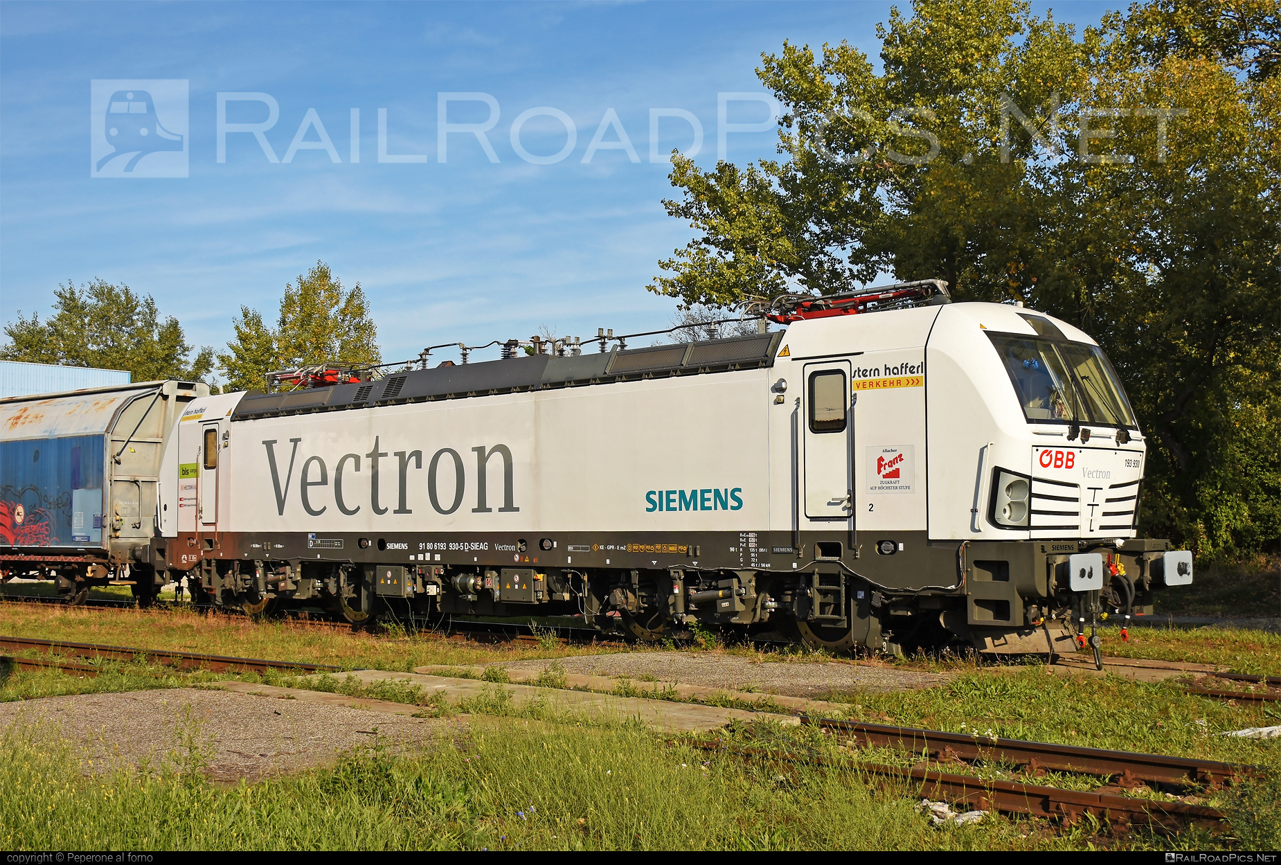 Siemens Vectron AC DPM - 193 930 operated by Siemens Mobility GmbH #SiemensMobility #SiemensMobilityGmbH #bls #obb #siemens #siemensVectron #siemensVectronACDPM #vectron #vectronACDPM