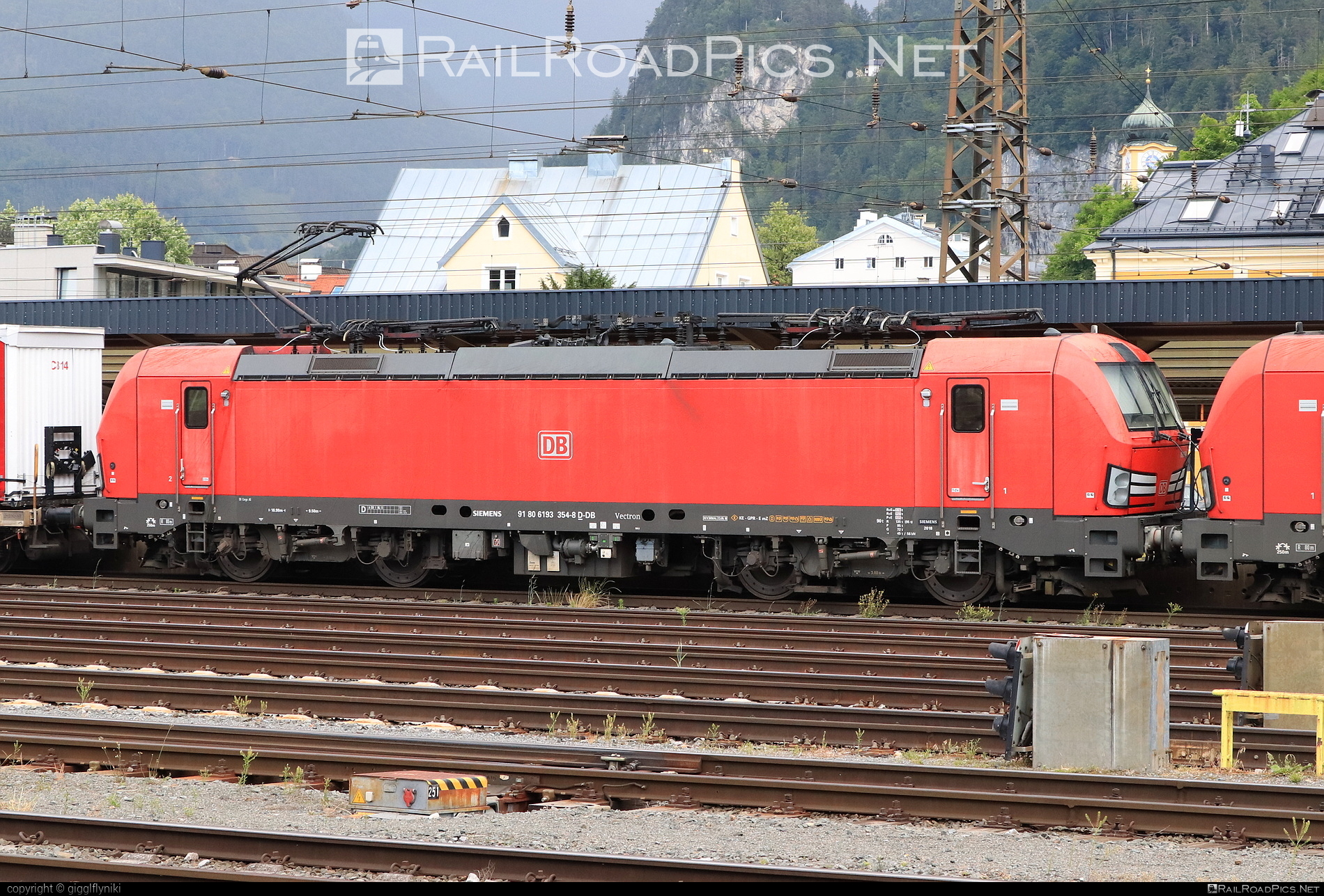 Siemens Vectron MS - 193 354 operated by DB Cargo AG #db #dbcargo #dbcargoag #deutschebahn #siemens #siemensVectron #siemensVectronMS #vectron #vectronMS