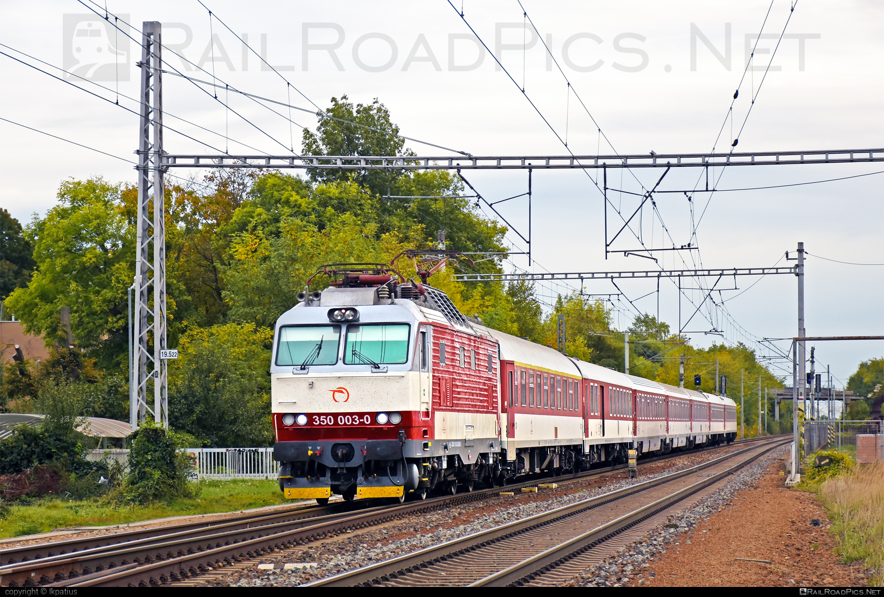 Škoda 55E - 350 003-0 operated by Železničná Spoločnost' Slovensko, a.s. #ZeleznicnaSpolocnostSlovensko #gorila #locomotive350 #skoda #skoda55e #zssk