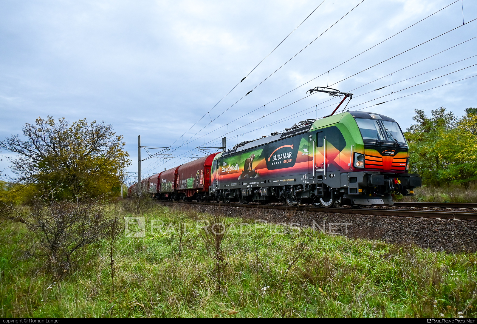 Siemens Vectron MS - 193 809-1 operated by LOKORAIL, a.s. #RollingStockLease #RollingStockLeaseSro #budamar #graffiti #lokorail #lrl #raill #siemens #siemensVectron #siemensVectronMS #vectron #vectronMS