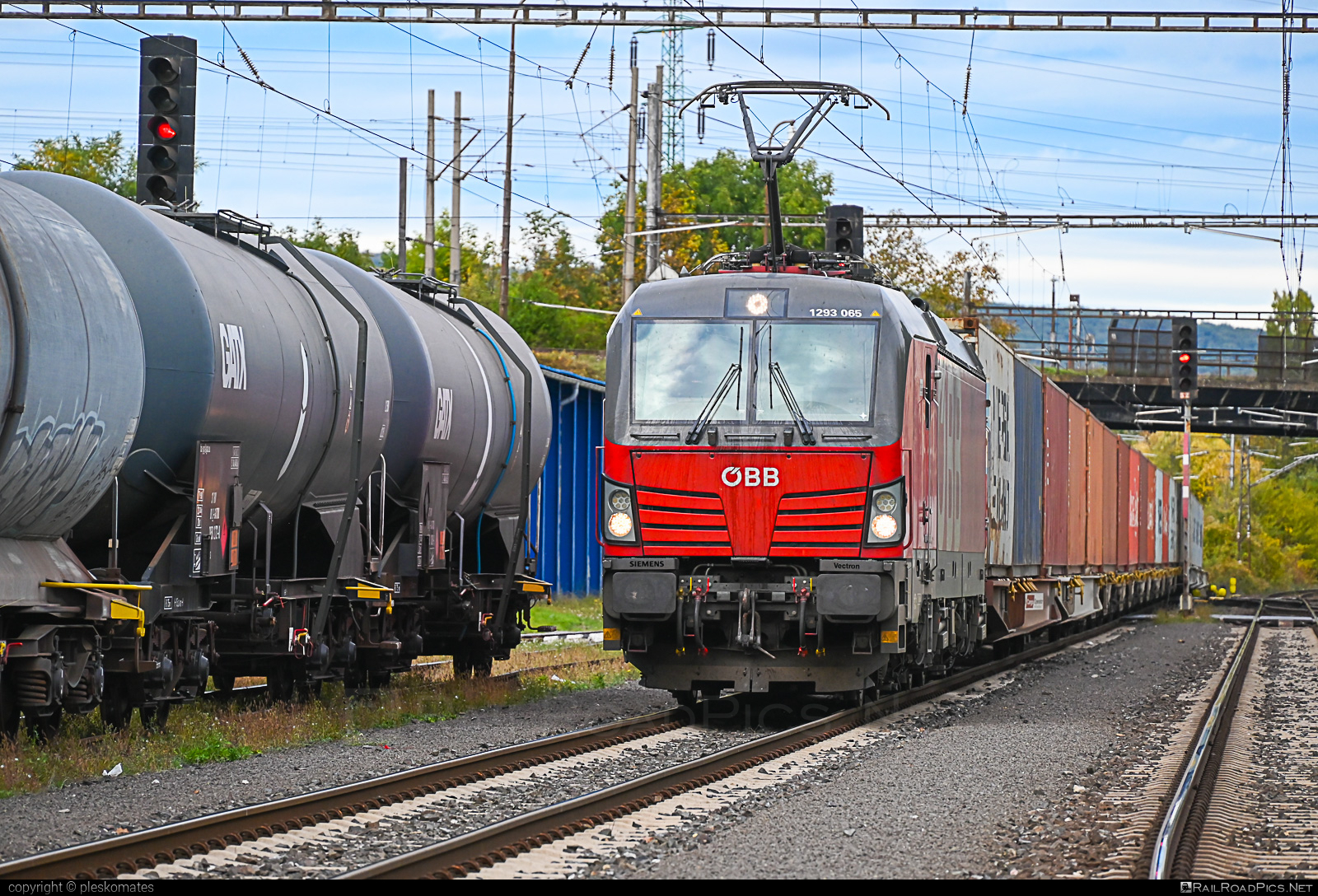 Siemens Vectron MS - 1293 065 operated by Rail Cargo Carrier – Slovakia s.r.o. #container #flatwagon #obb #osterreichischebundesbahnen #siemens #siemensVectron #siemensVectronMS #vectron #vectronMS #wssk