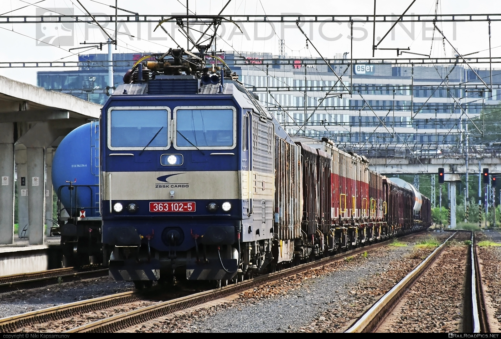 Škoda 69E - 363 102-5 operated by Železničná Spoločnost' Cargo Slovakia a.s. #ZeleznicnaSpolocnostCargoSlovakia #es4991 #eso #locomotive363 #mixofcargo #skoda #skoda69e #zsskcargo