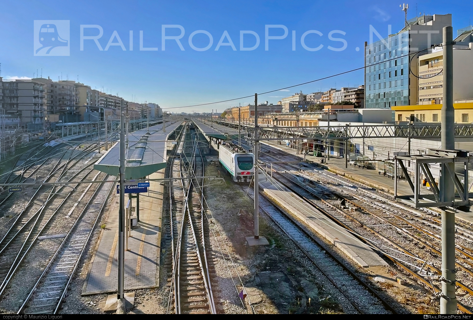 Bari Centrale location overview #bariCentrale #bariCentraleRailwayStation #bariCentraleStation #e402 #ferroviedellostato #fs #fsitaliane #trenitalia