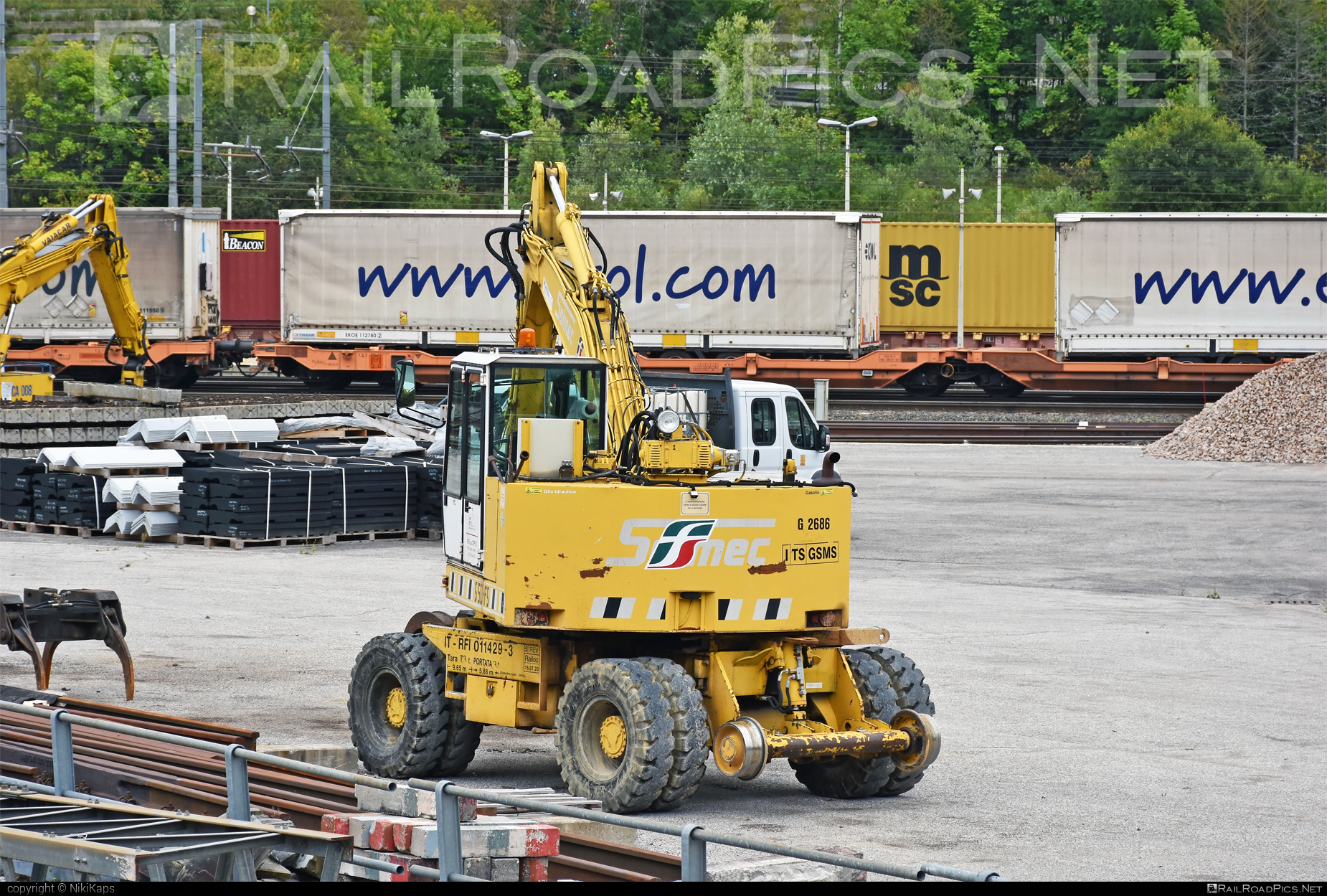 Solmec S50-FS - 011 429-3 operated by Rete Ferroviaria Italiana #ReteFerroviariaItaliana #ferroviedellostato #fs #fsitaliane #rfi #solmec #solmecS50fs