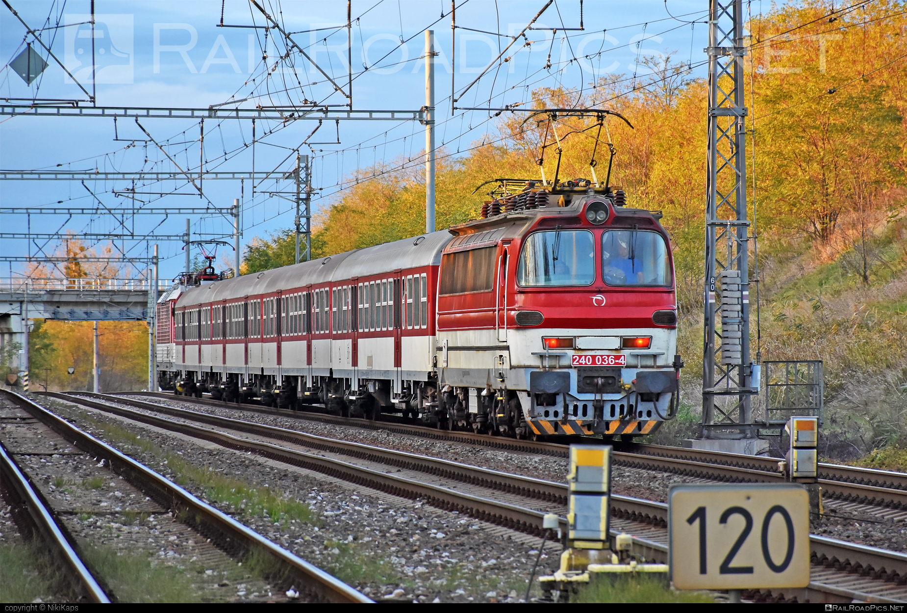Škoda 47E - 240 036-4 operated by Železničná Spoločnost' Slovensko, a.s. #ZeleznicnaSpolocnostSlovensko #laminatka #locomotive240 #skoda #skoda47e #zssk