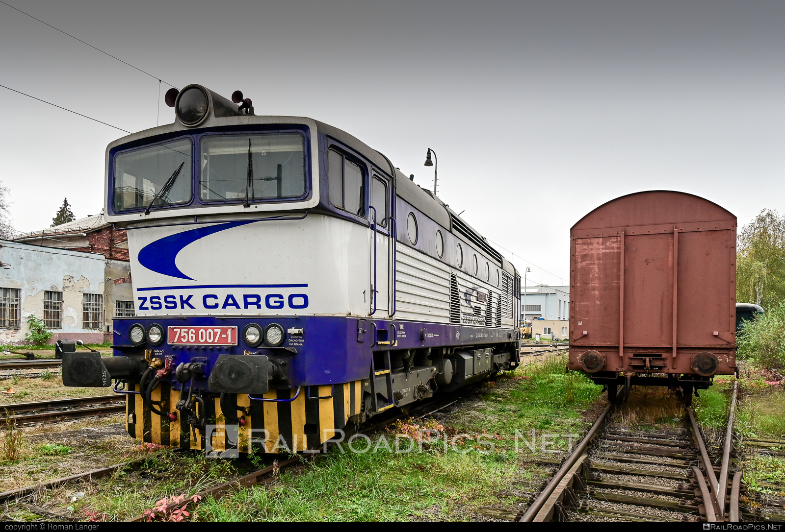 ŽOS Zvolen Class 756 - 756 007-1 operated by Železničná Spoločnost' Cargo Slovakia a.s. #ZeleznicnaSpolocnostCargoSlovakia #zoszvolen #zoszvolen756 #zsskc756 #zsskcargo #zsskcclass756