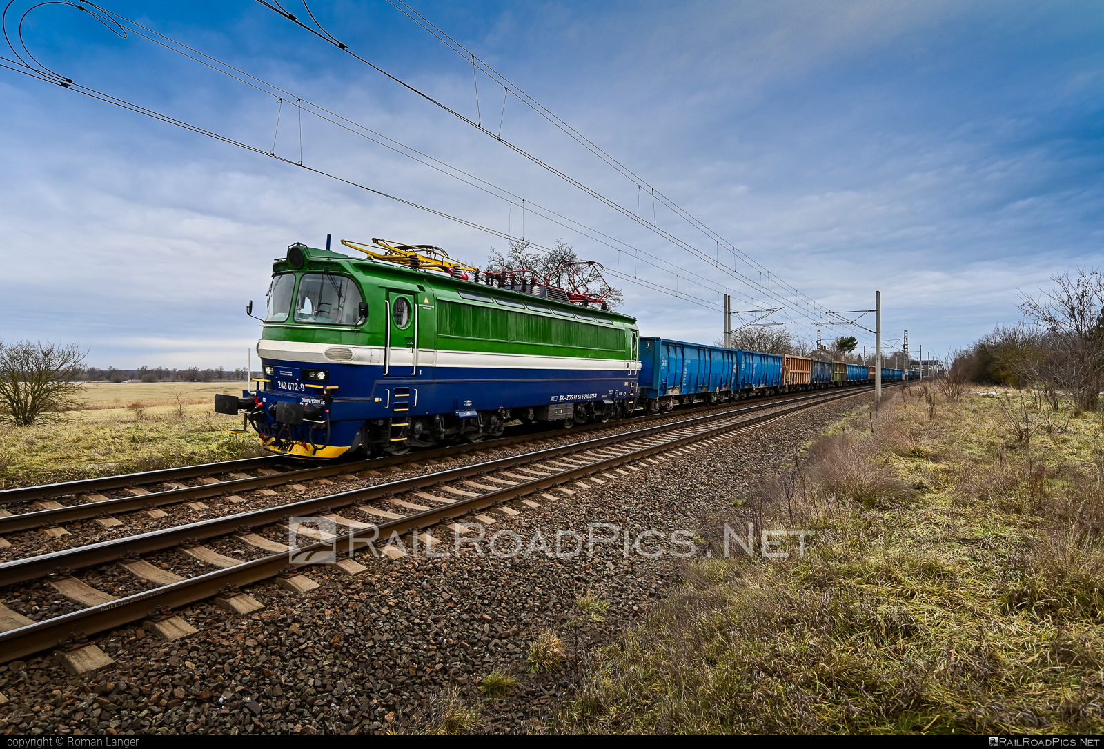 Škoda 47E - 240 072-9 operated by Komplex Rail Vasúti Szolgáltató Kft. #KomplexRailKft #KomplexRailVasutiSzolgaltatoKft #komplexrail #laminatka #locomotive240 #openwagon #skoda #skoda47e #zoszvolen