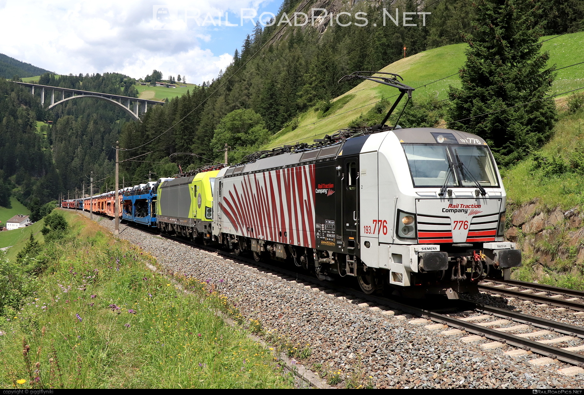 Siemens Vectron MS - 193 776 operated by Rail Traction Company #LokomotionGesellschaftFurSchienentraktion #RailTractionCompany #carcarrierwagon #lokomotion #rtc #siemens #siemensVectron #siemensVectronMS #vectron #vectronMS