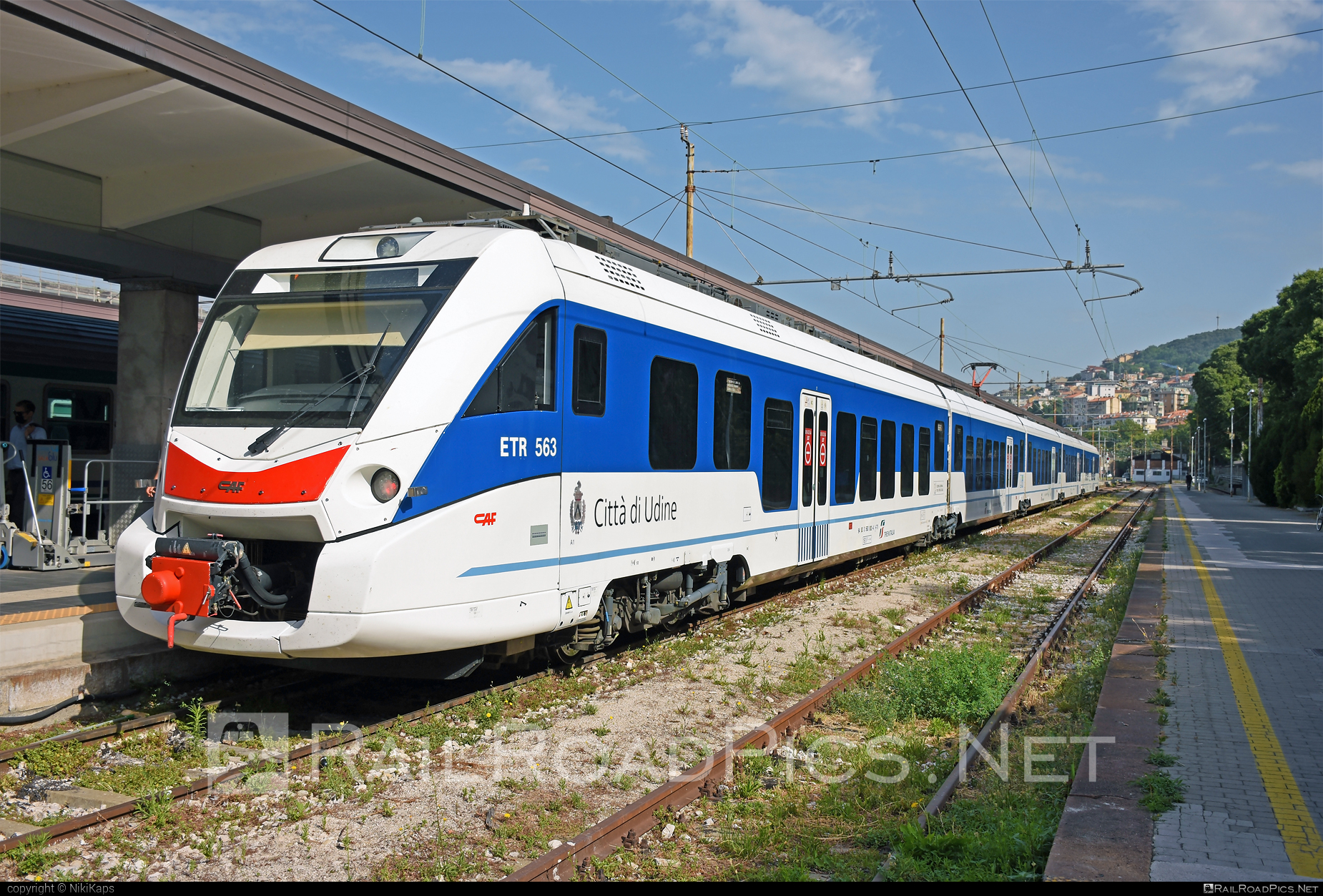 CAF Civity - 563 003-4 operated by Trenitalia S.p.A. #ConstruccionesYAuxiliarDeFerrocarriles #caf #cafCivity #civity #ferroviedellostato #fs #fsitaliane #trenitalia #trenitaliaspa