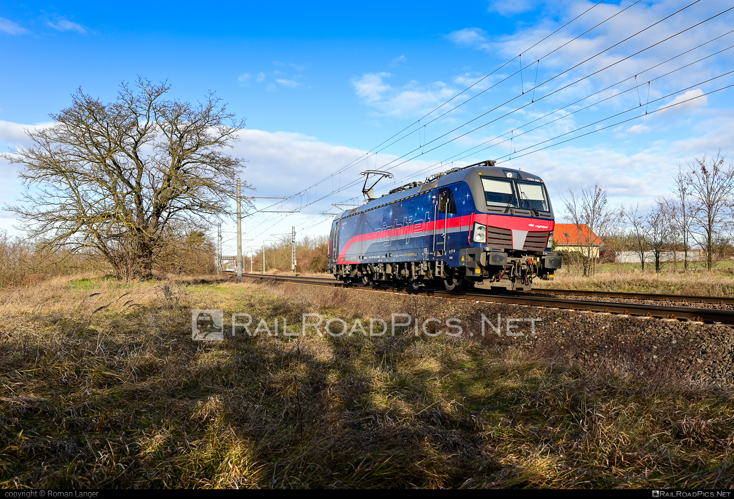 Siemens Vectron MS - 1293 200 operated by Rail Cargo Carrier – Slovakia s.r.o. #nightjet #obb #osterreichischebundesbahnen #siemens #siemensVectron #siemensVectronMS #vectron #vectronMS #wssk