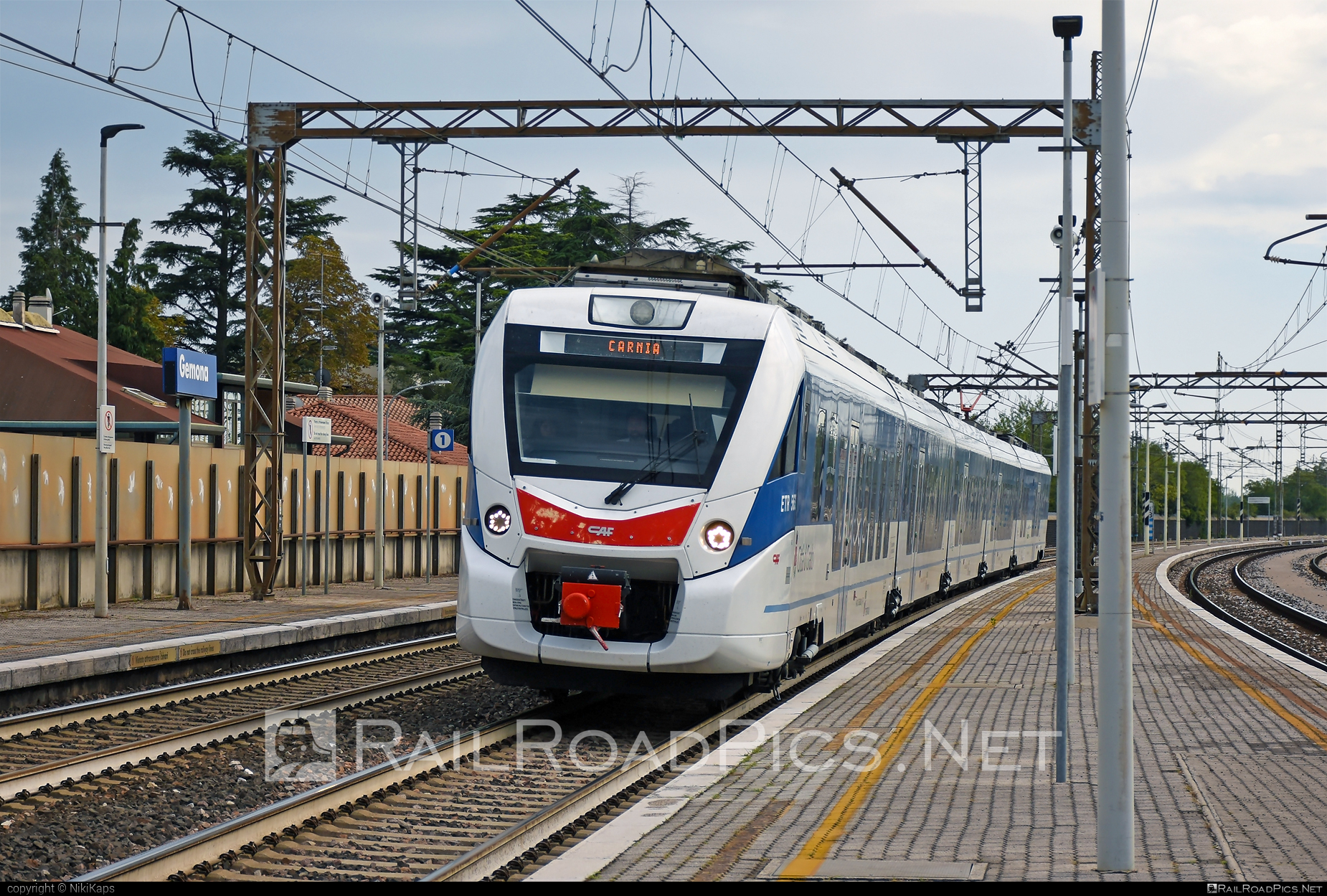 CAF Civity - 563 508-2 operated by Trenitalia S.p.A. #ConstruccionesYAuxiliarDeFerrocarriles #caf #cafCivity #civity #ferroviedellostato #fs #fsitaliane #trenitalia #trenitaliaspa